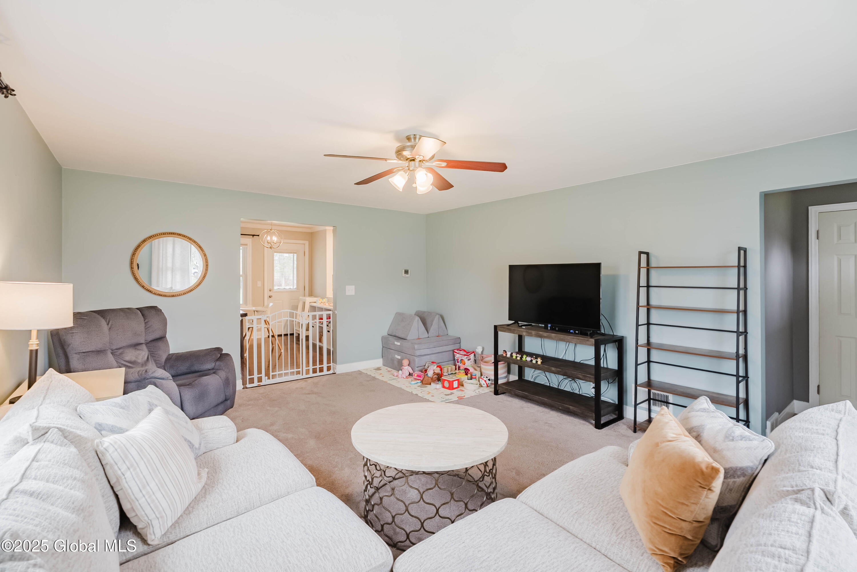 18 W Glenwood Drive, Latham, New York image 4