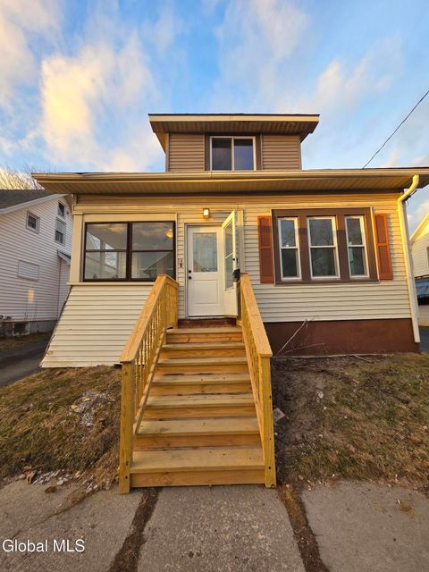 Photo of 14 Crescent Avenue, Amsterdam, NY 12010 (MLS # 202613664)