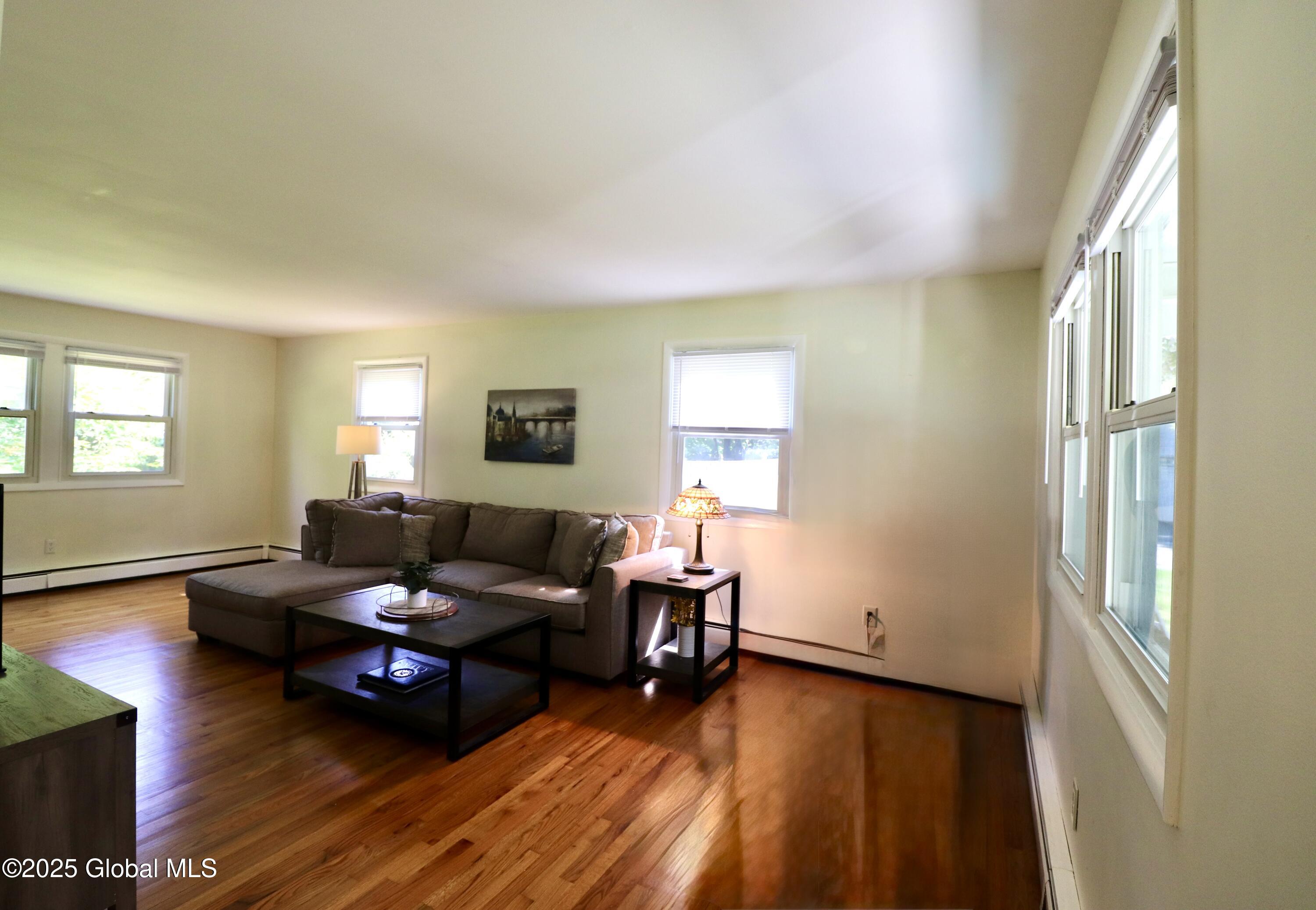 24 Valdepenas Lane Ln, Clifton Park, New York image 14