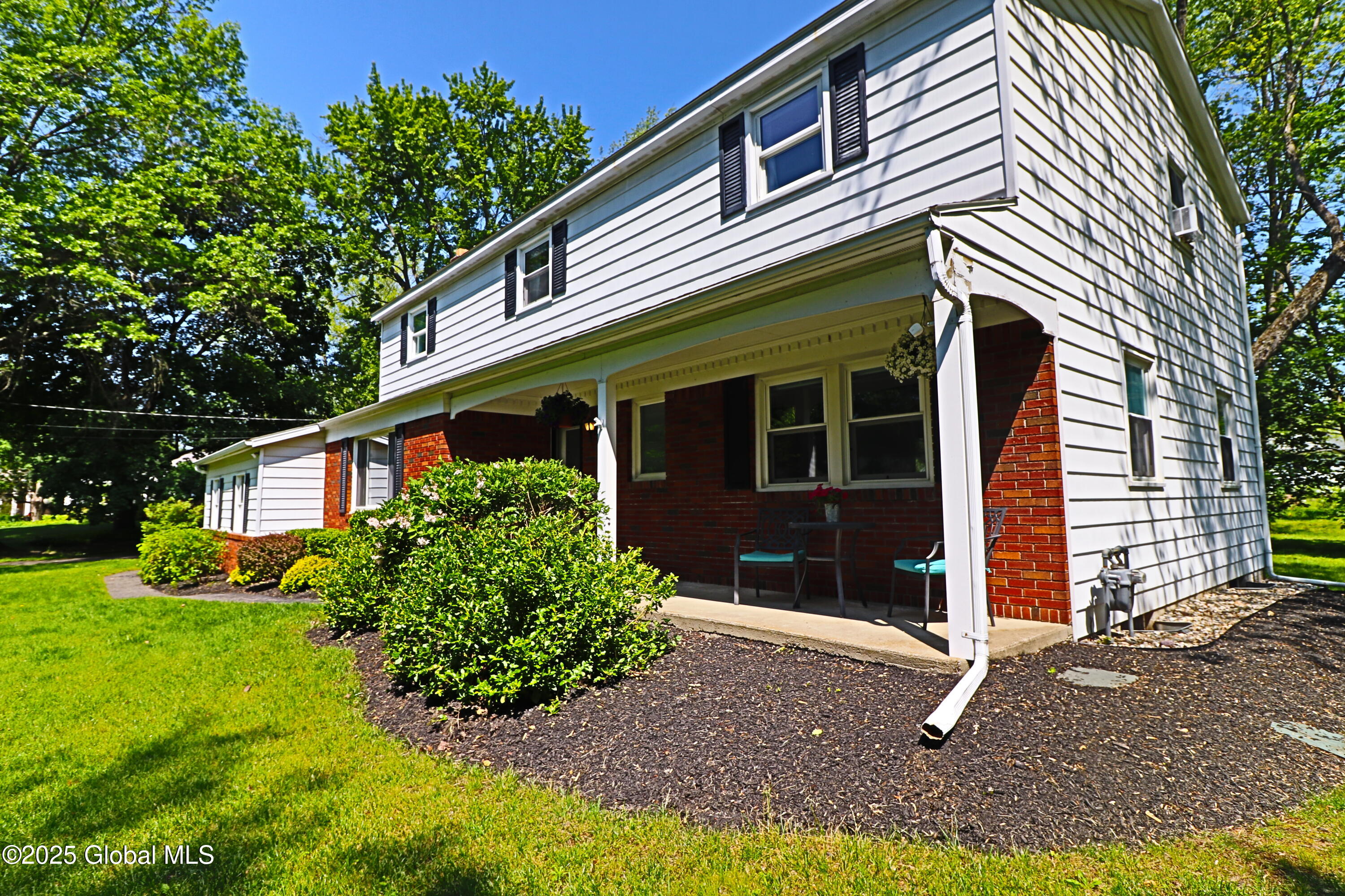 24 Valdepenas Lane Ln, Clifton Park, New York image 3
