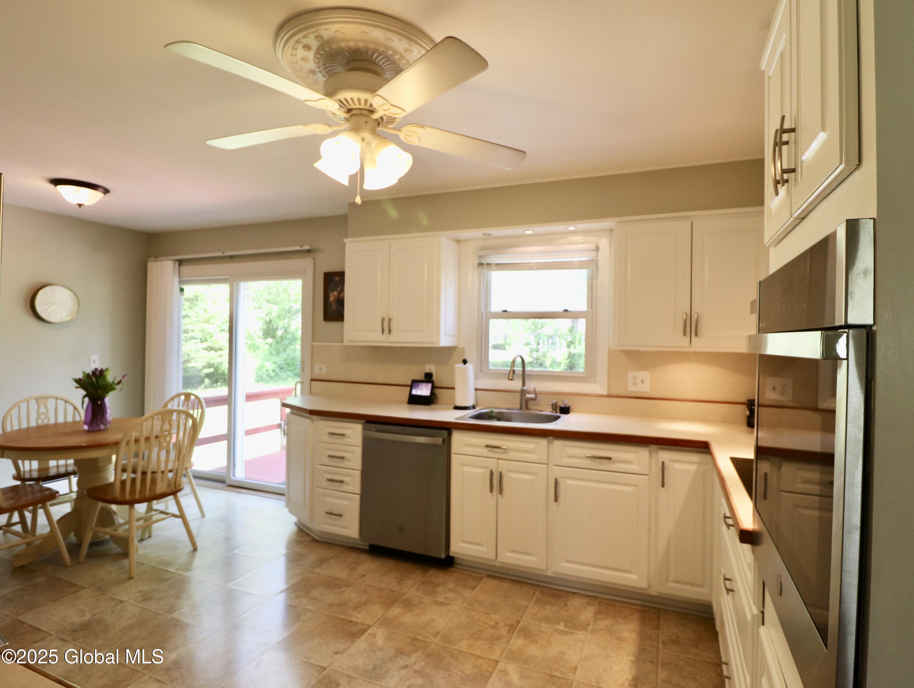 24 Valdepenas Lane Ln, Clifton Park, New York image 24