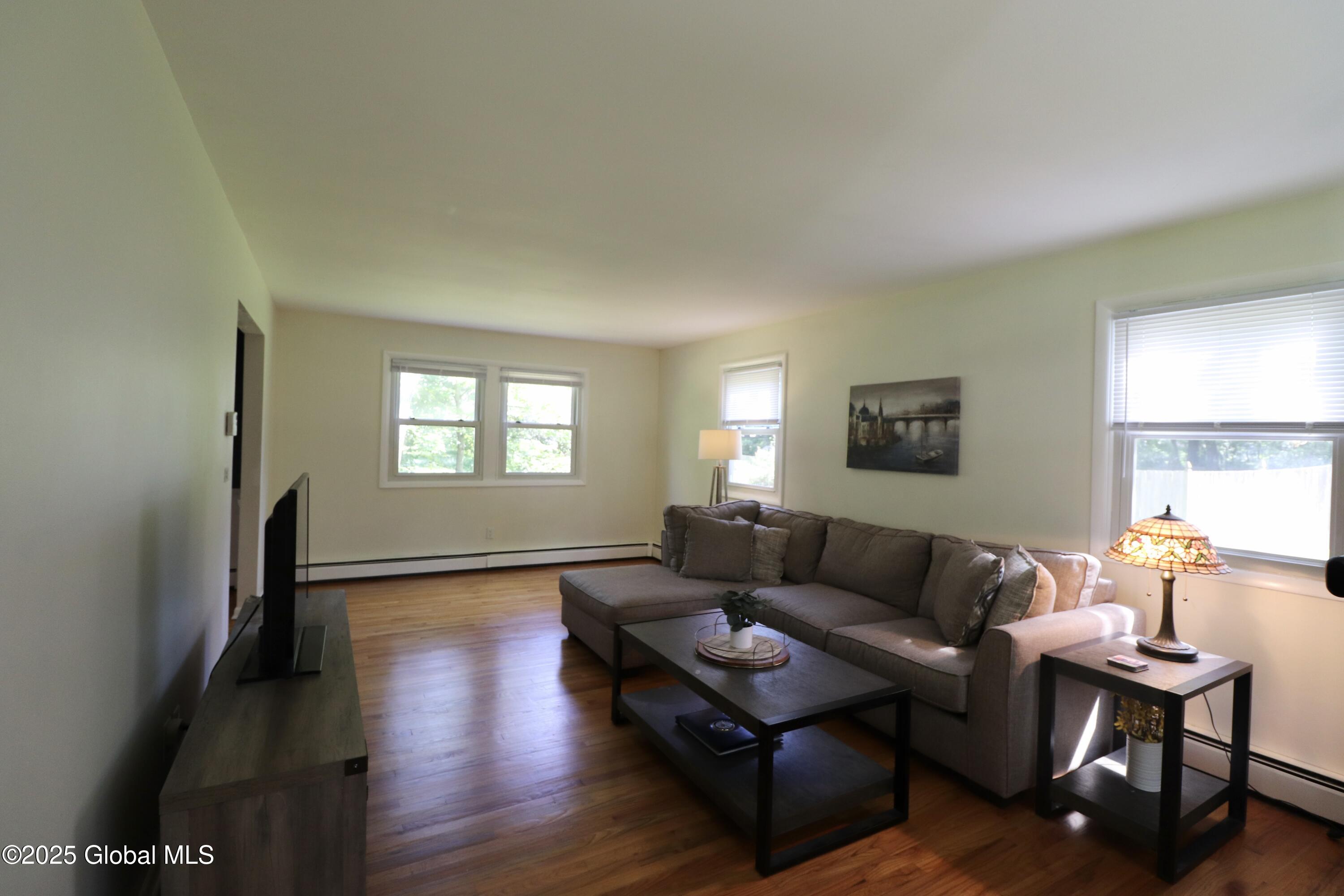 24 Valdepenas Lane Ln, Clifton Park, New York image 13