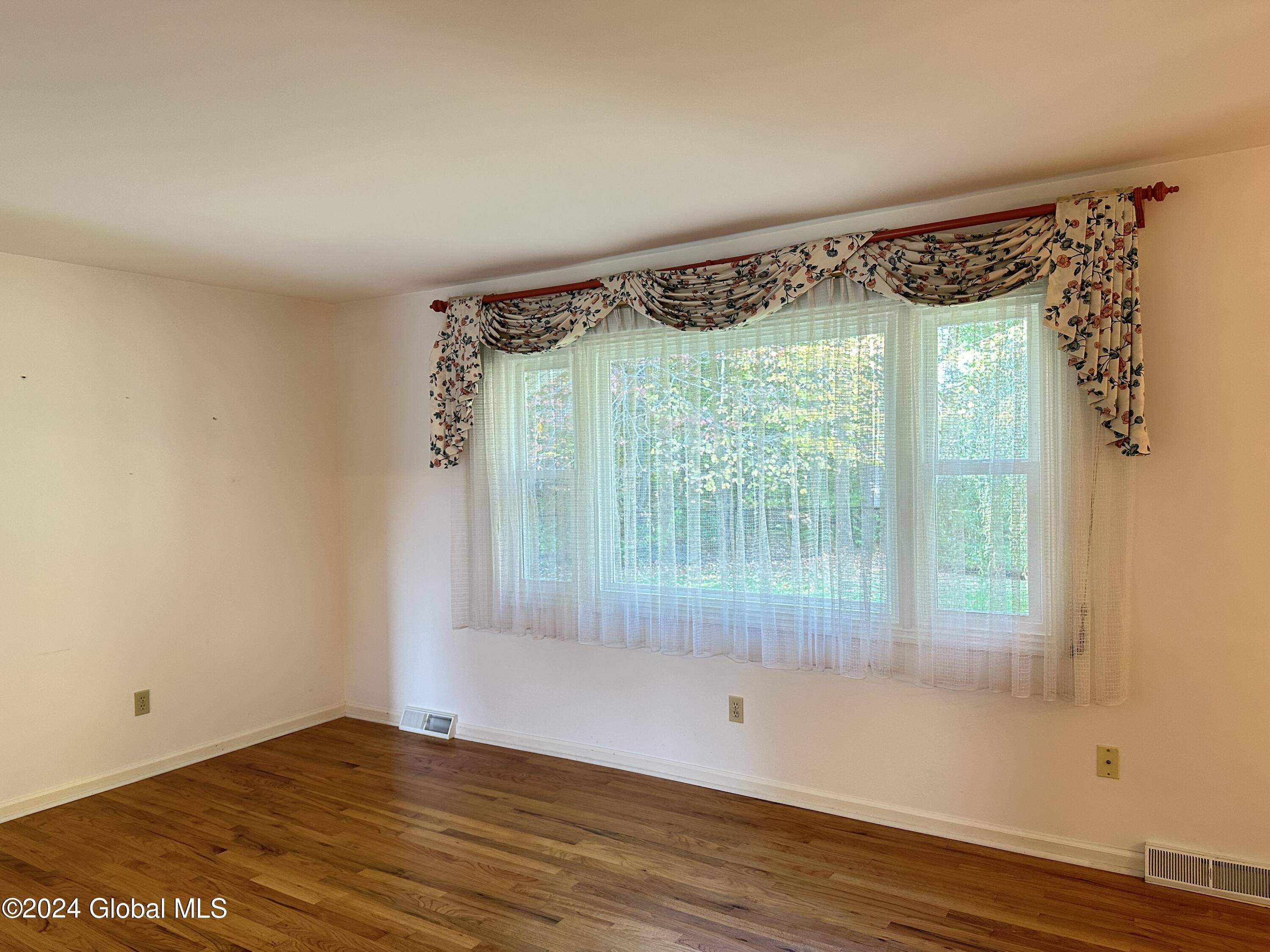 13 Chestnut Lane, Niskayuna, New York image 9