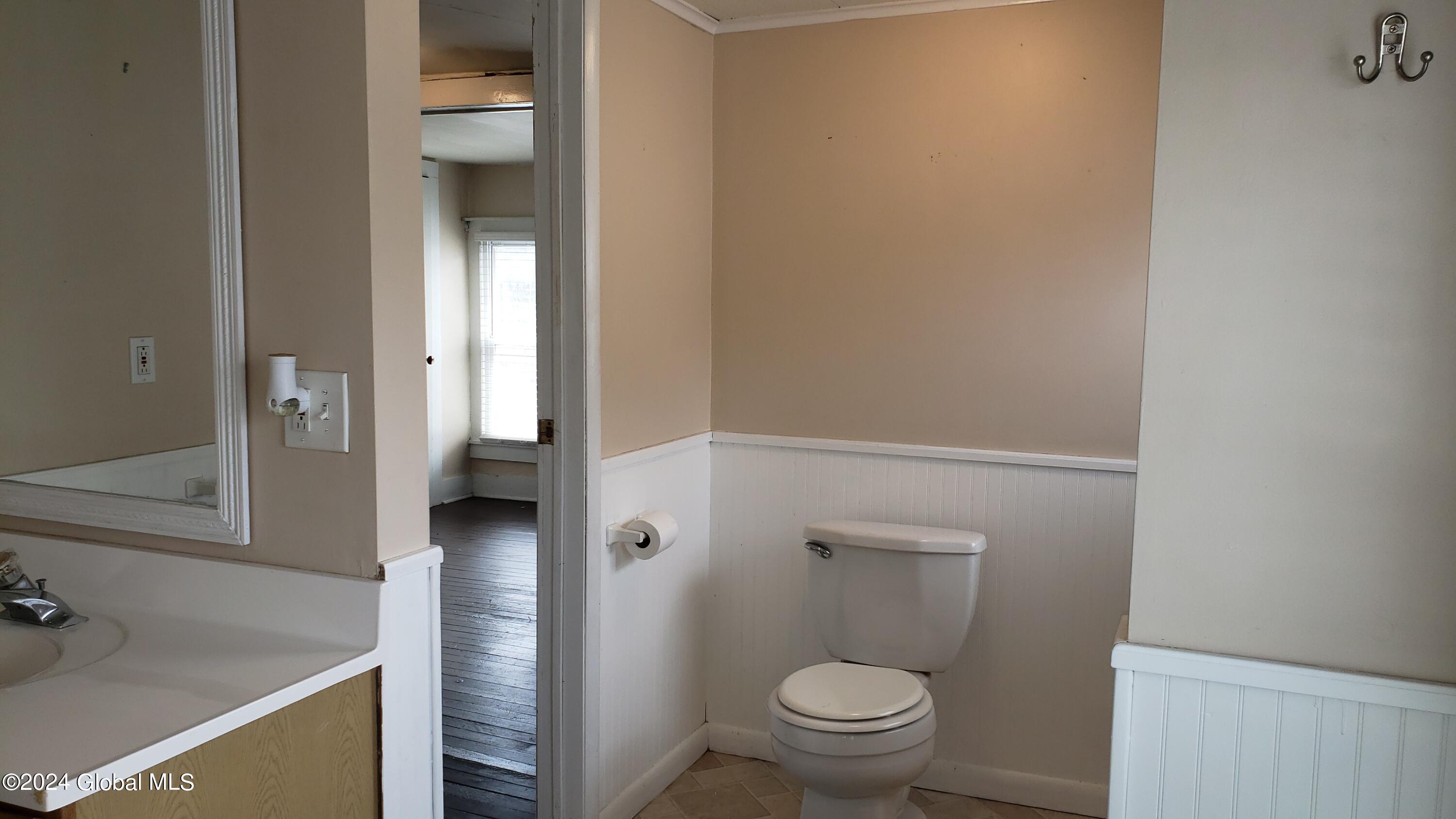 11 Saratoga Avenue, Broadalbin, New York image 25