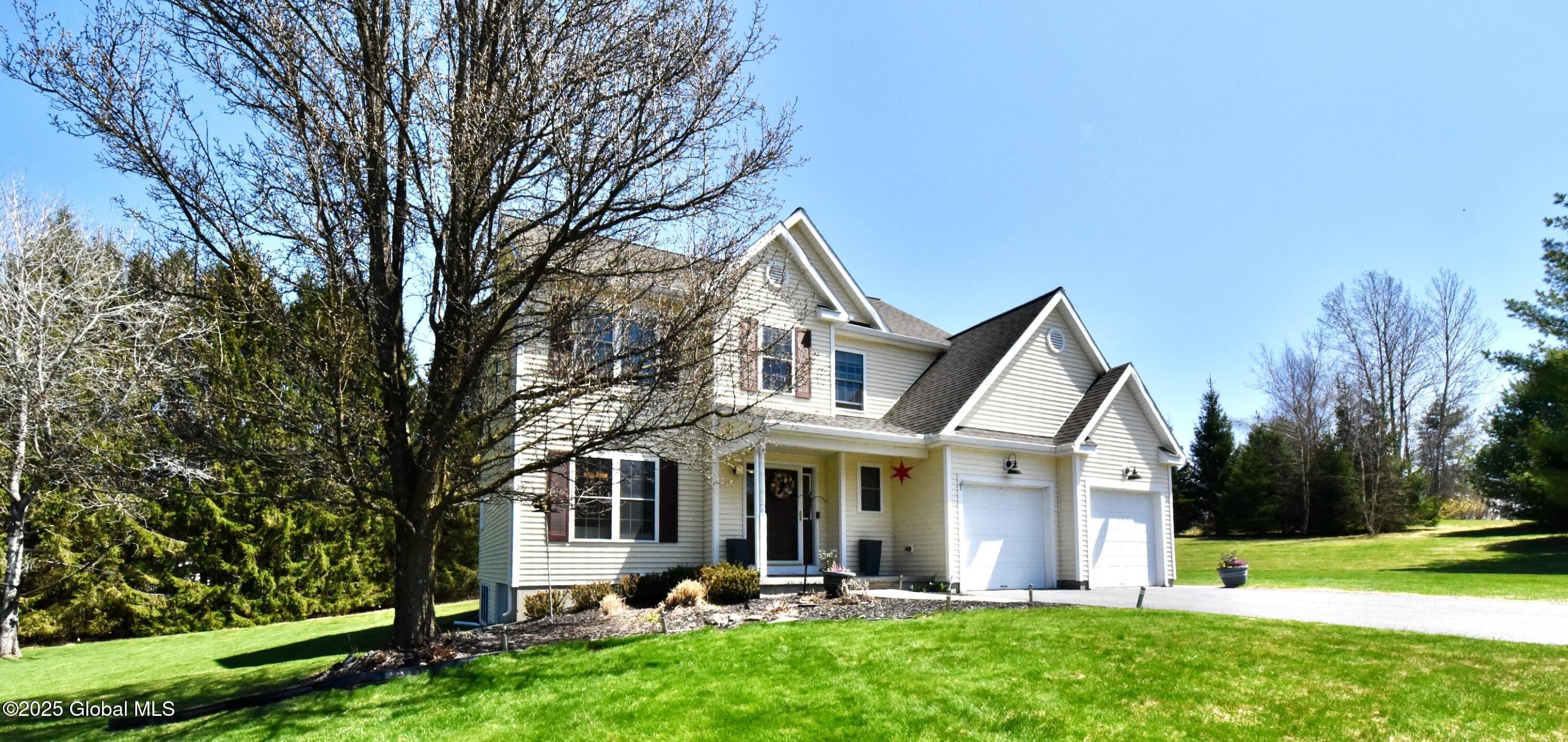 2 Rebecca Drive, Middle Grove, New York image 1