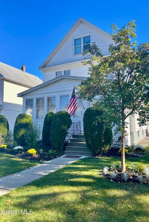 Photo of 50 Oakwood Street, Albany, NY 12208 (MLS # 202527508)