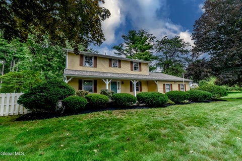 Homes For Sale - 7 Southcrest Drive<br/> Clifton Park, NY 12065