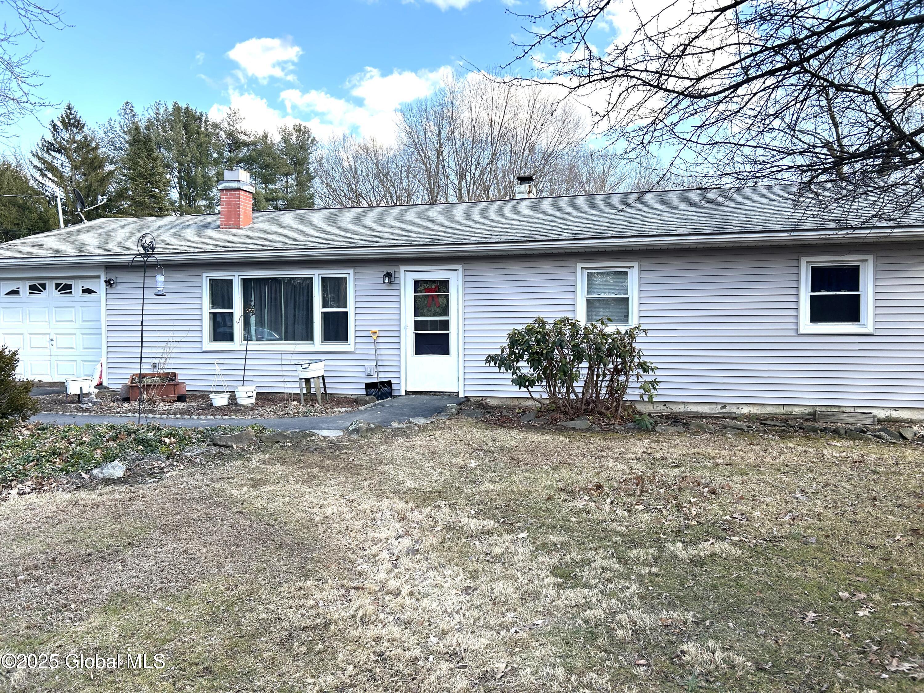 32 Robin Road, Kinderhook, New York image 1