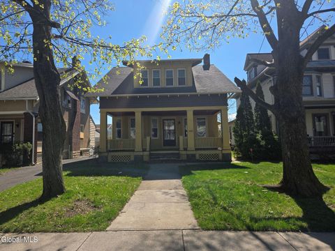 Photo of 1594 Union Street #1st Flr, Schenectady, NY 12309 (MLS # 202612962)