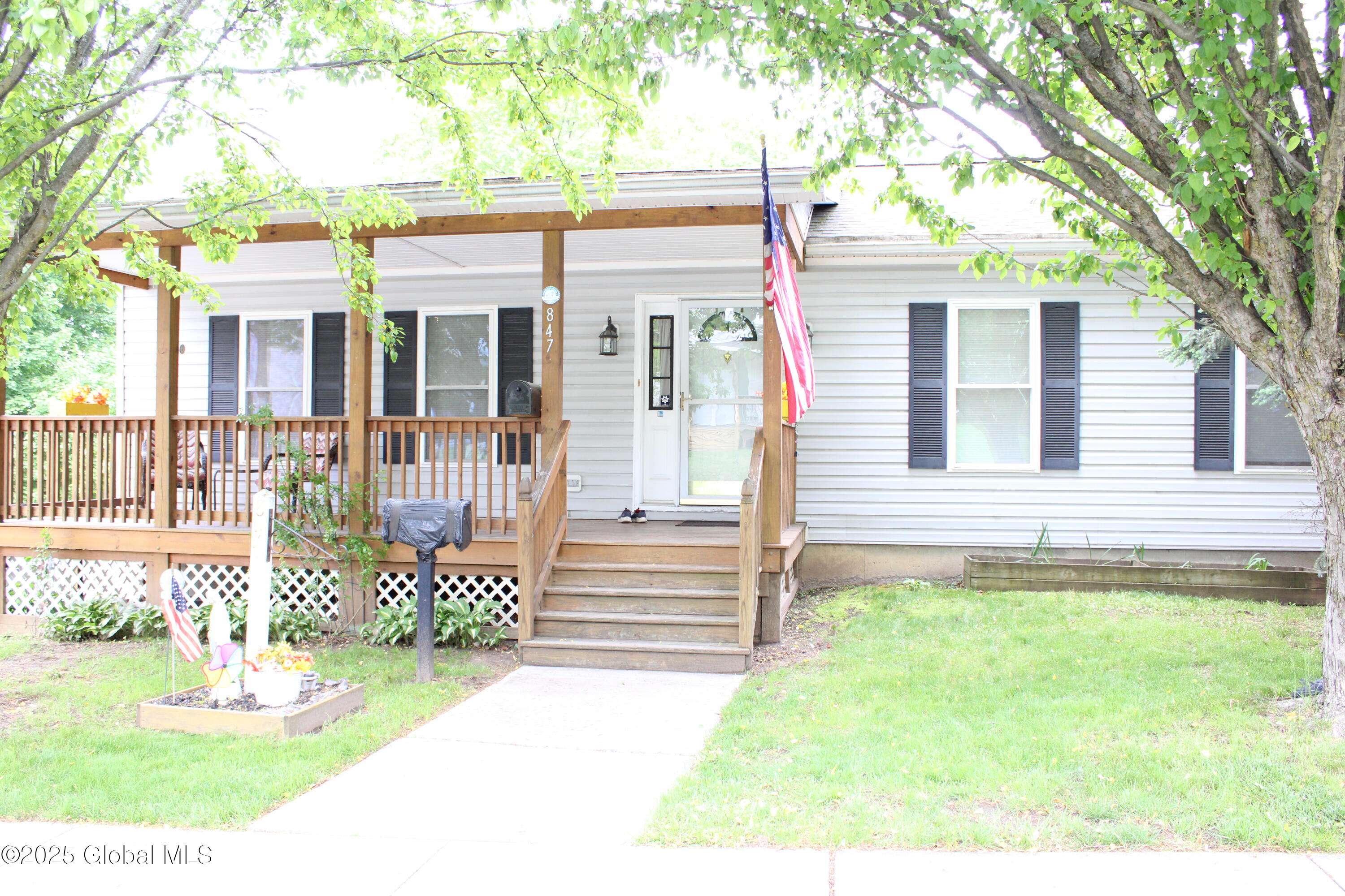 847 3rd Street, Rensselaer, New York image 1