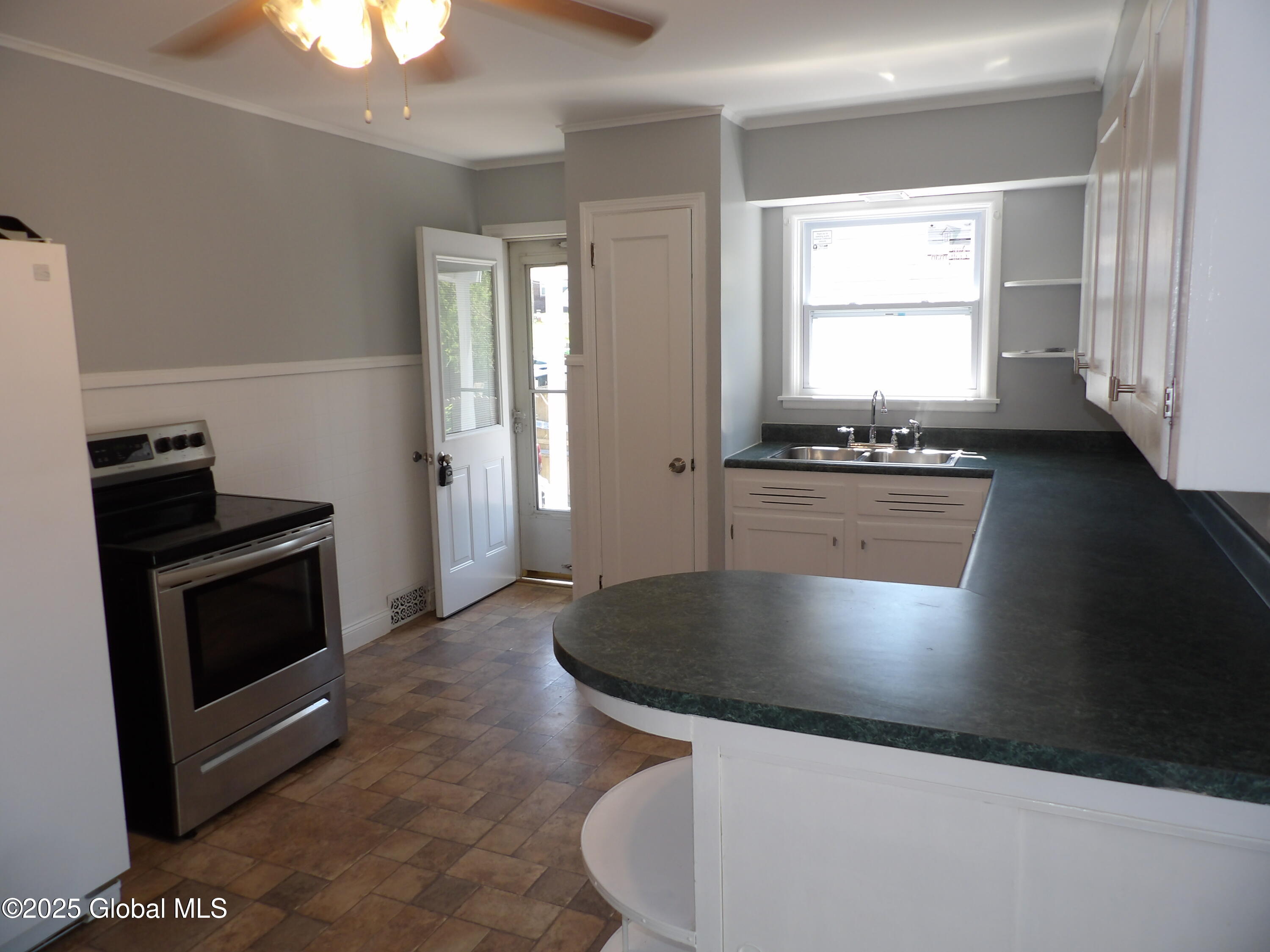 1005 9th Avenue, Troy, New York image 10