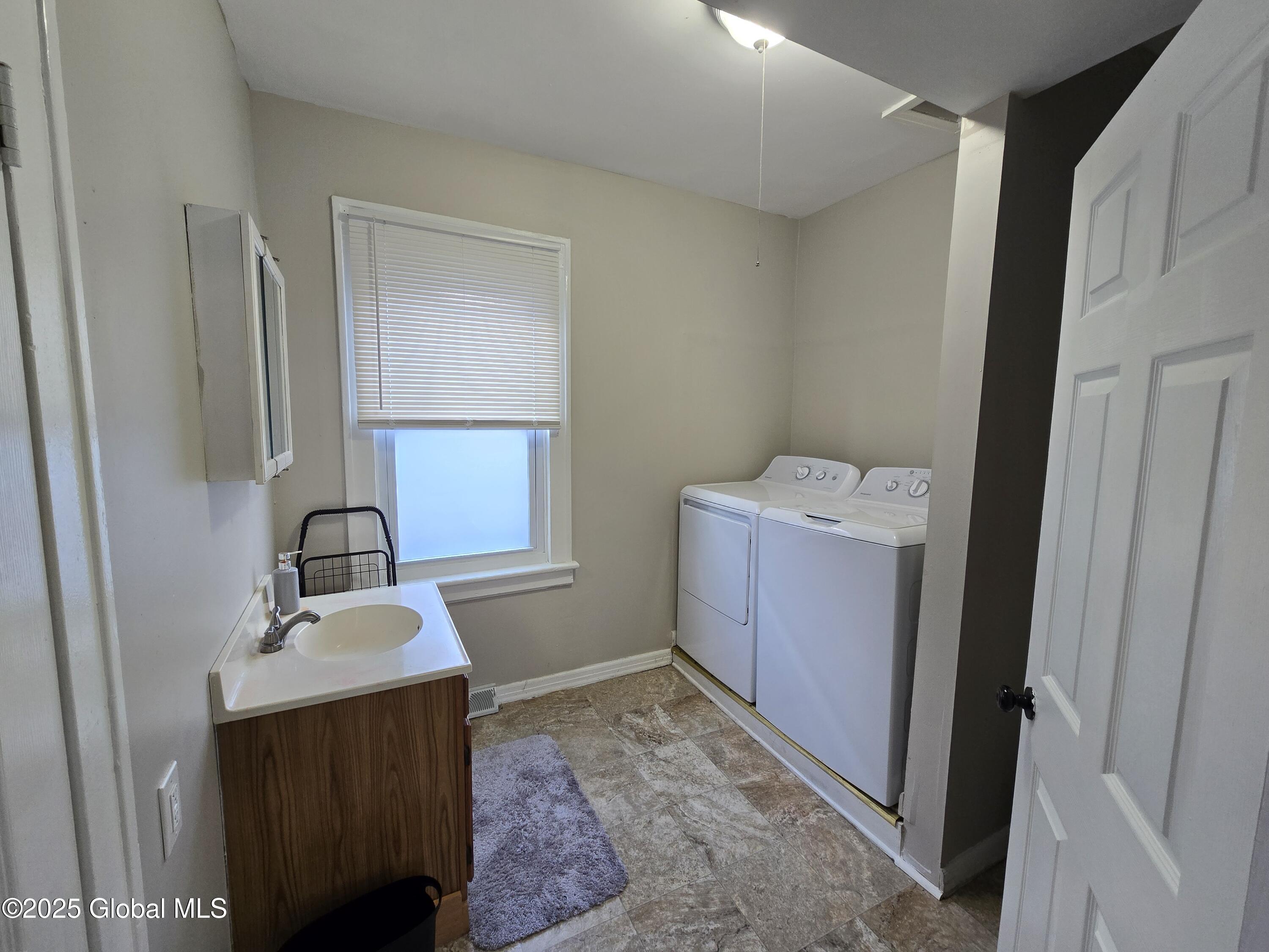 127 Exchange Street, Colonie, New York image 7