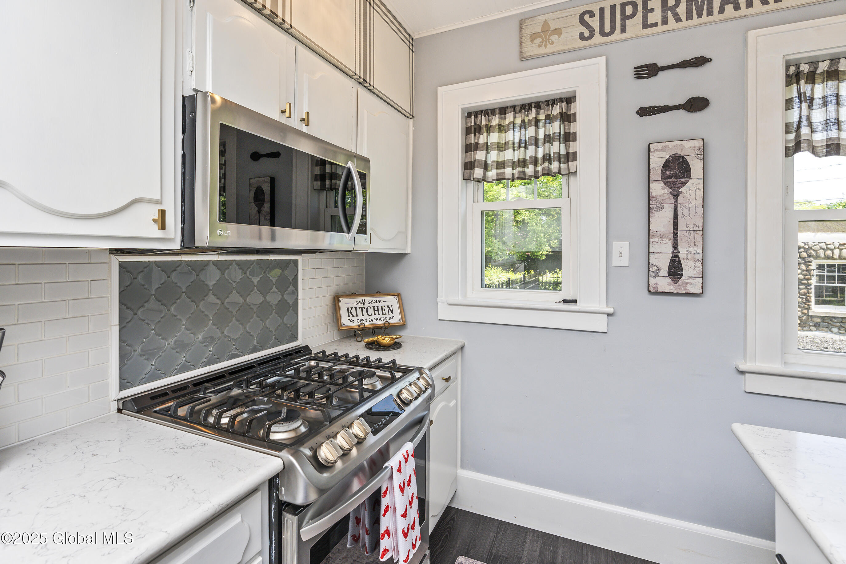 71 Melrose Avenue, Albany, New York image 25