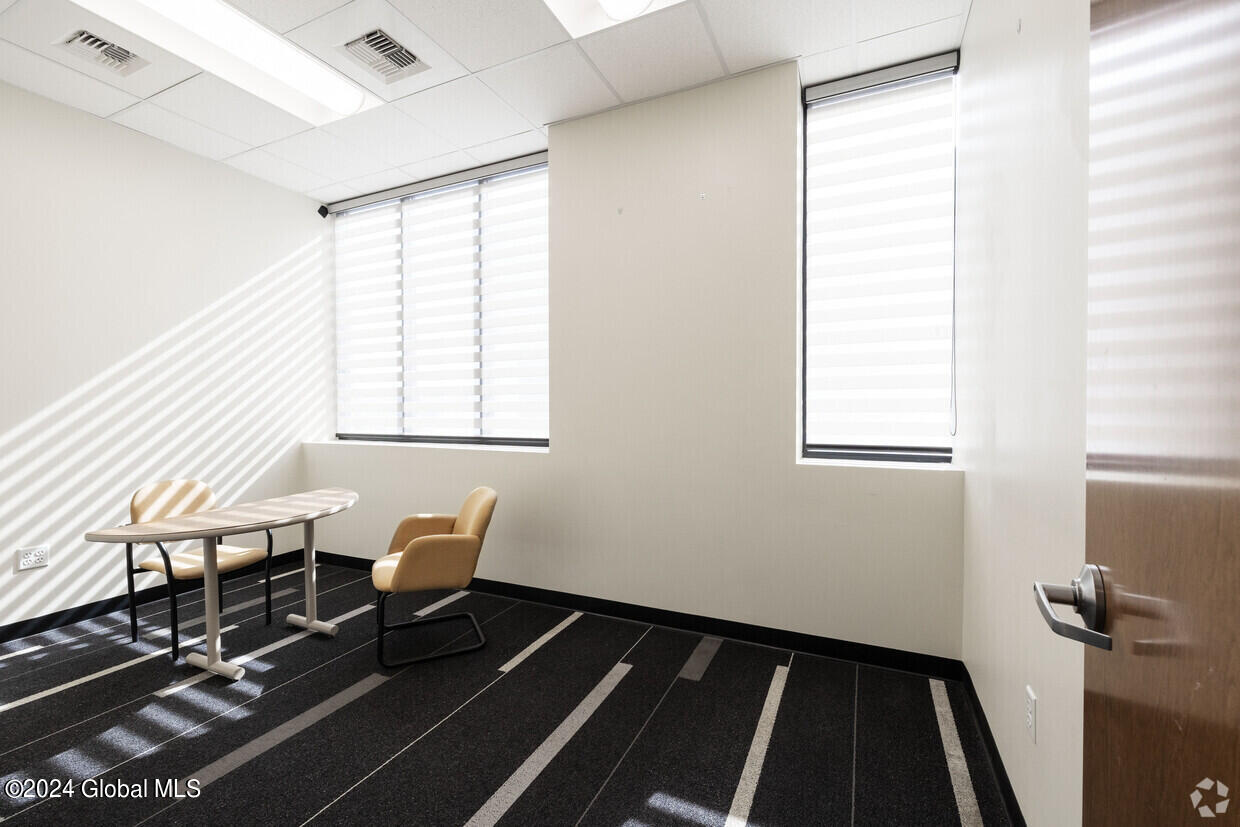 Schenectady, New York 12305, United States, ,Commercial,Active,73605