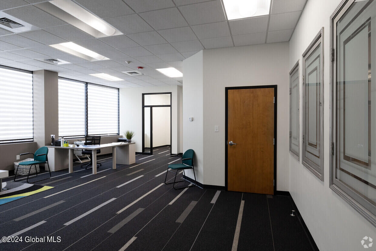 Schenectady, New York 12305, United States, ,Commercial,Active,73605