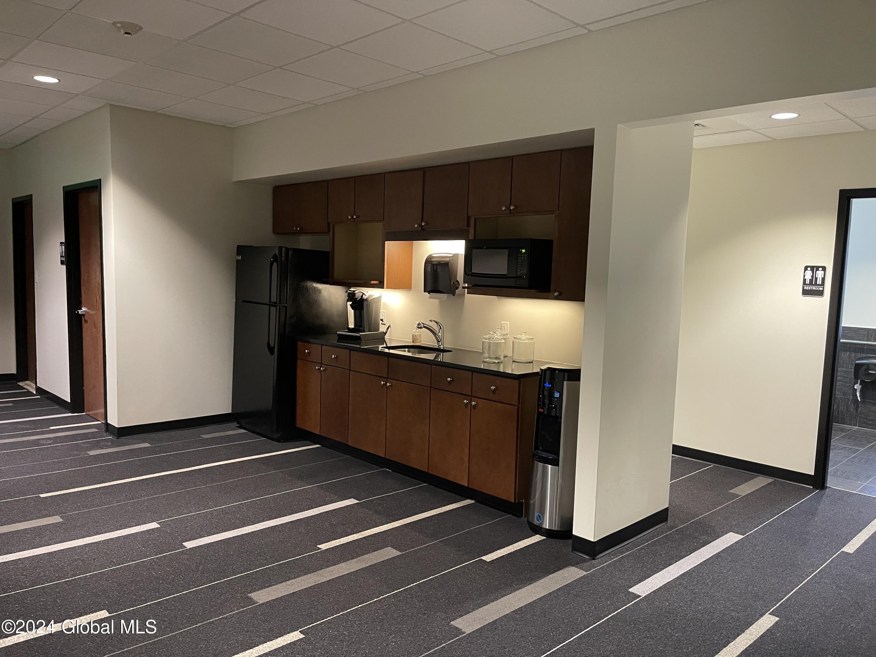 Schenectady, New York 12305, United States, ,Commercial,Active,73605