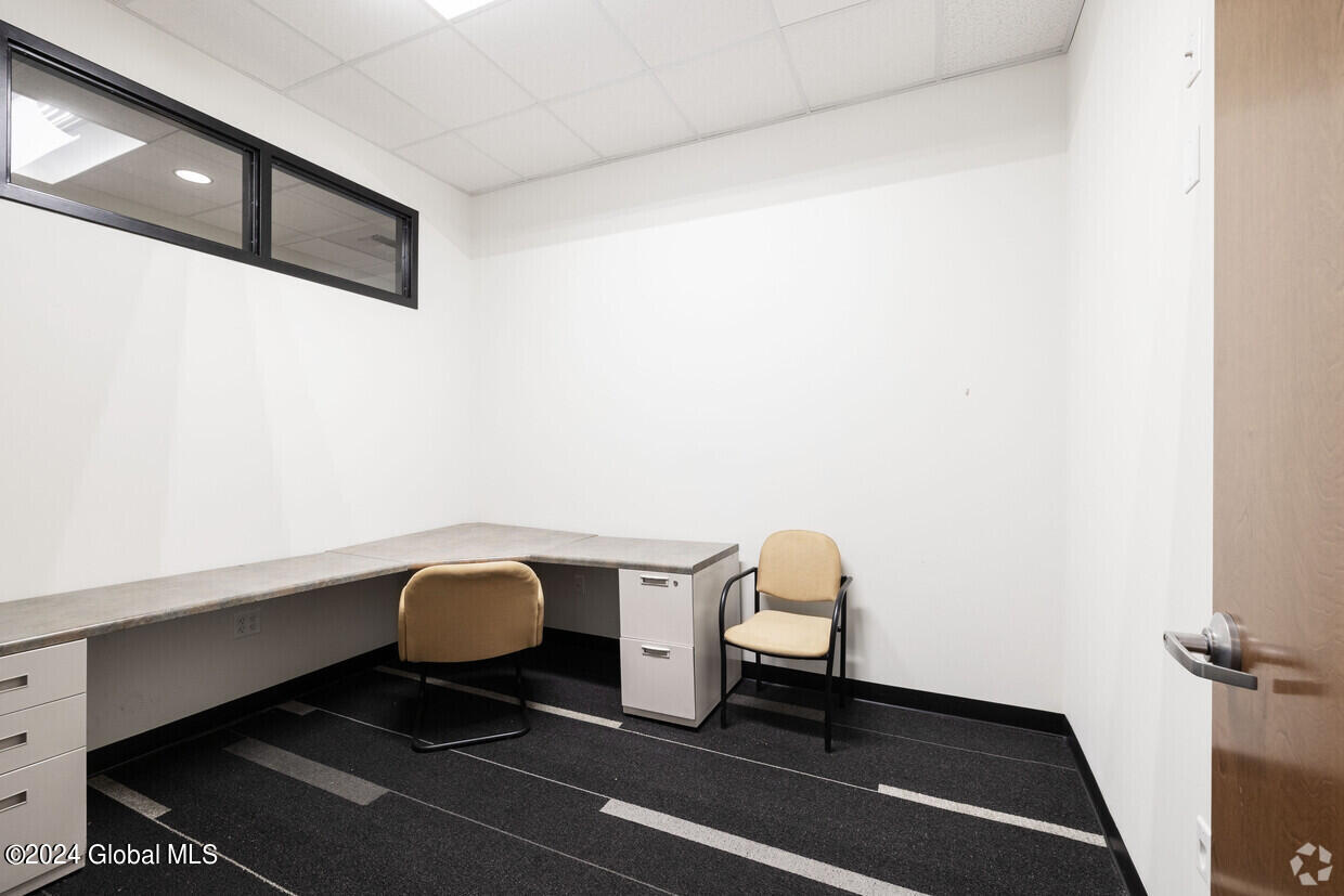 Schenectady, New York 12305, United States, ,Commercial,Active,73605