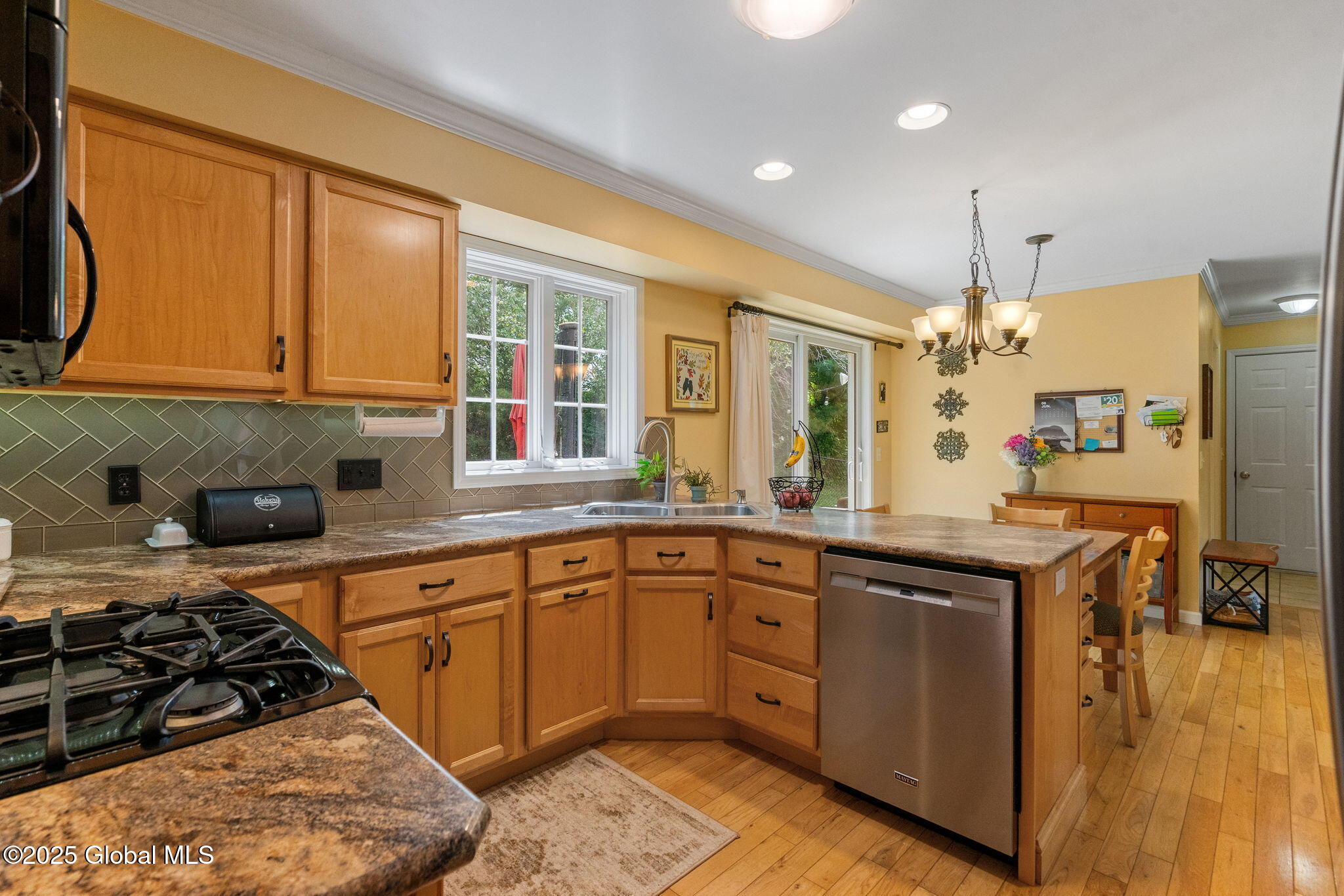 2 Kimberly Circle, Troy, New York image 17