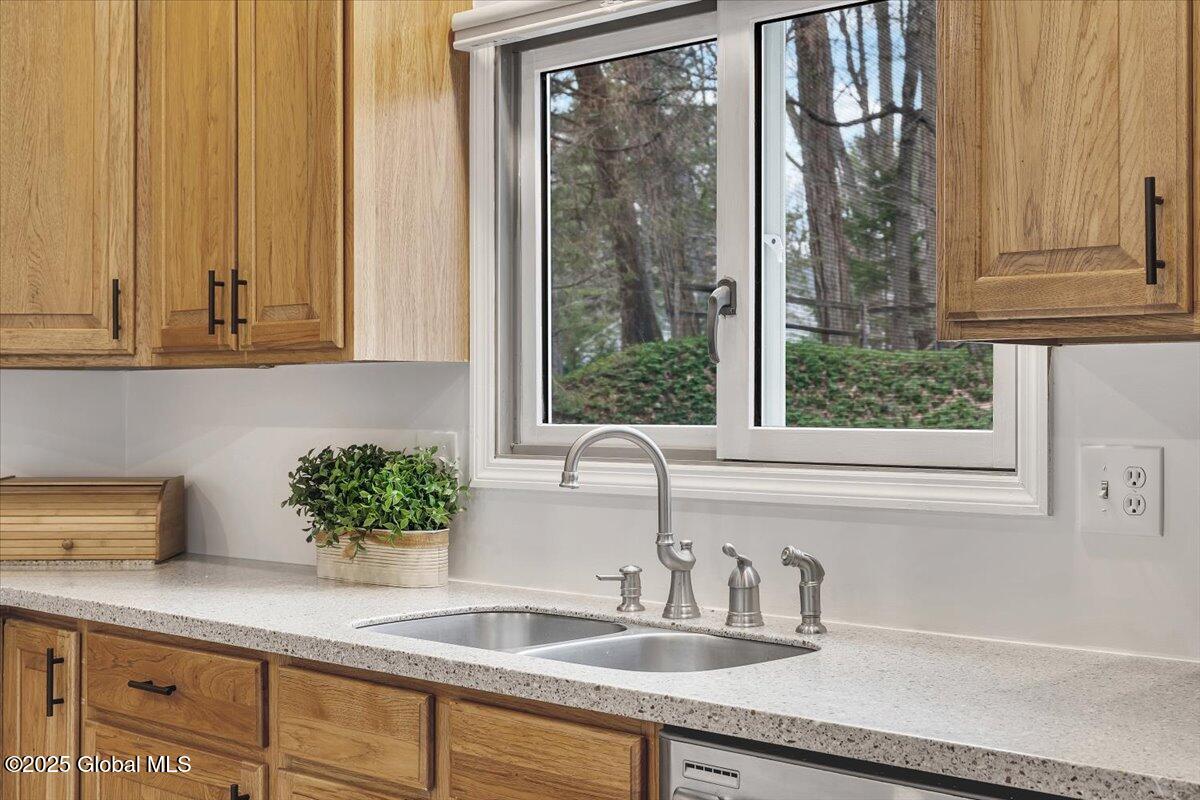 5 N Hill Drive, Ballston Lake, New York image 12