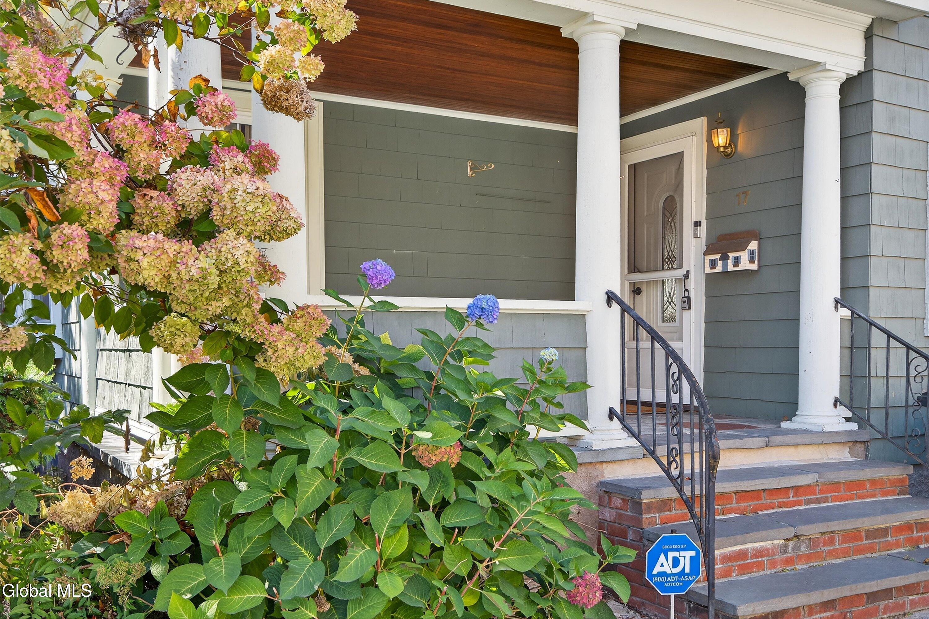 17 W Notre Dame Street