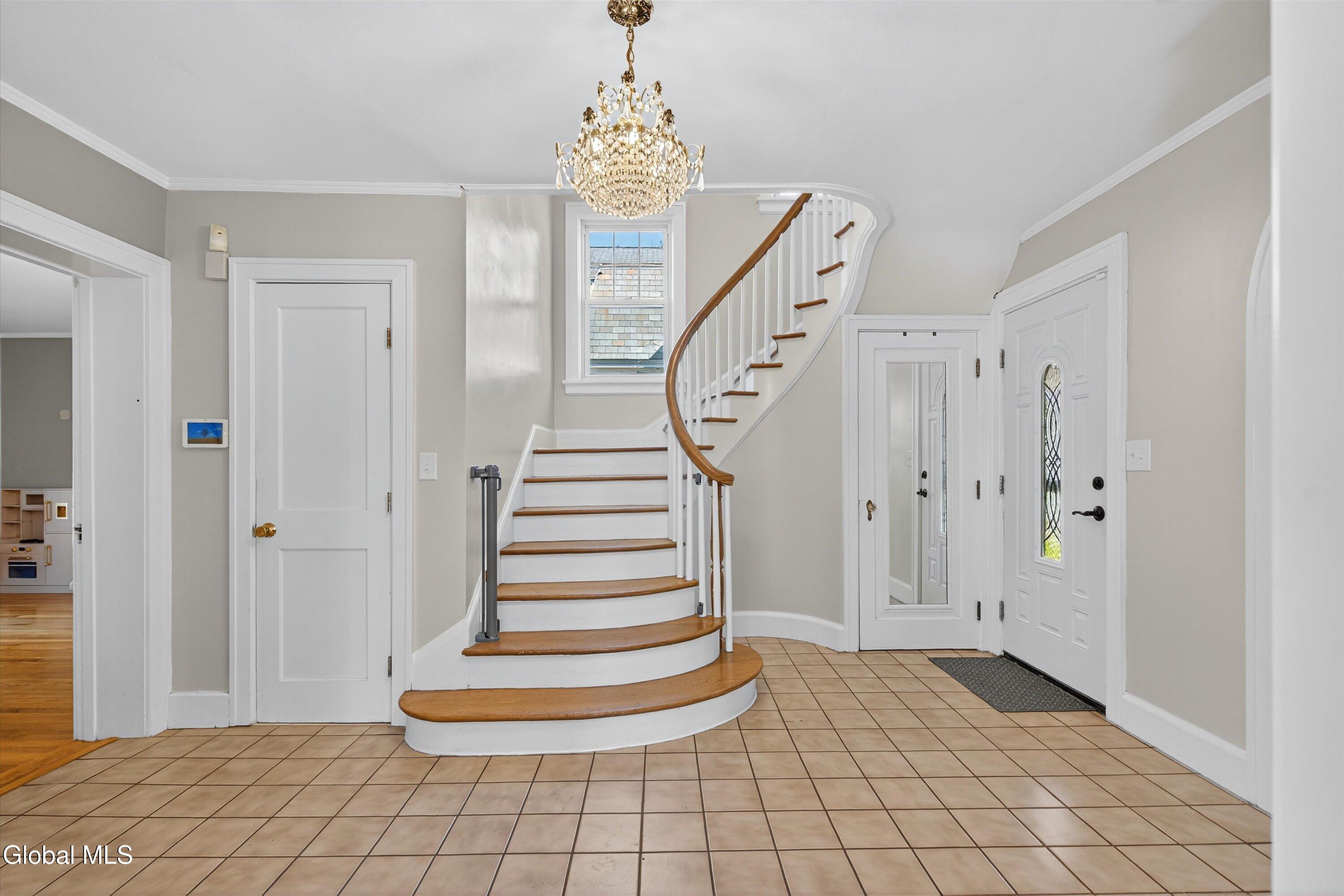 17 W Notre Dame Street