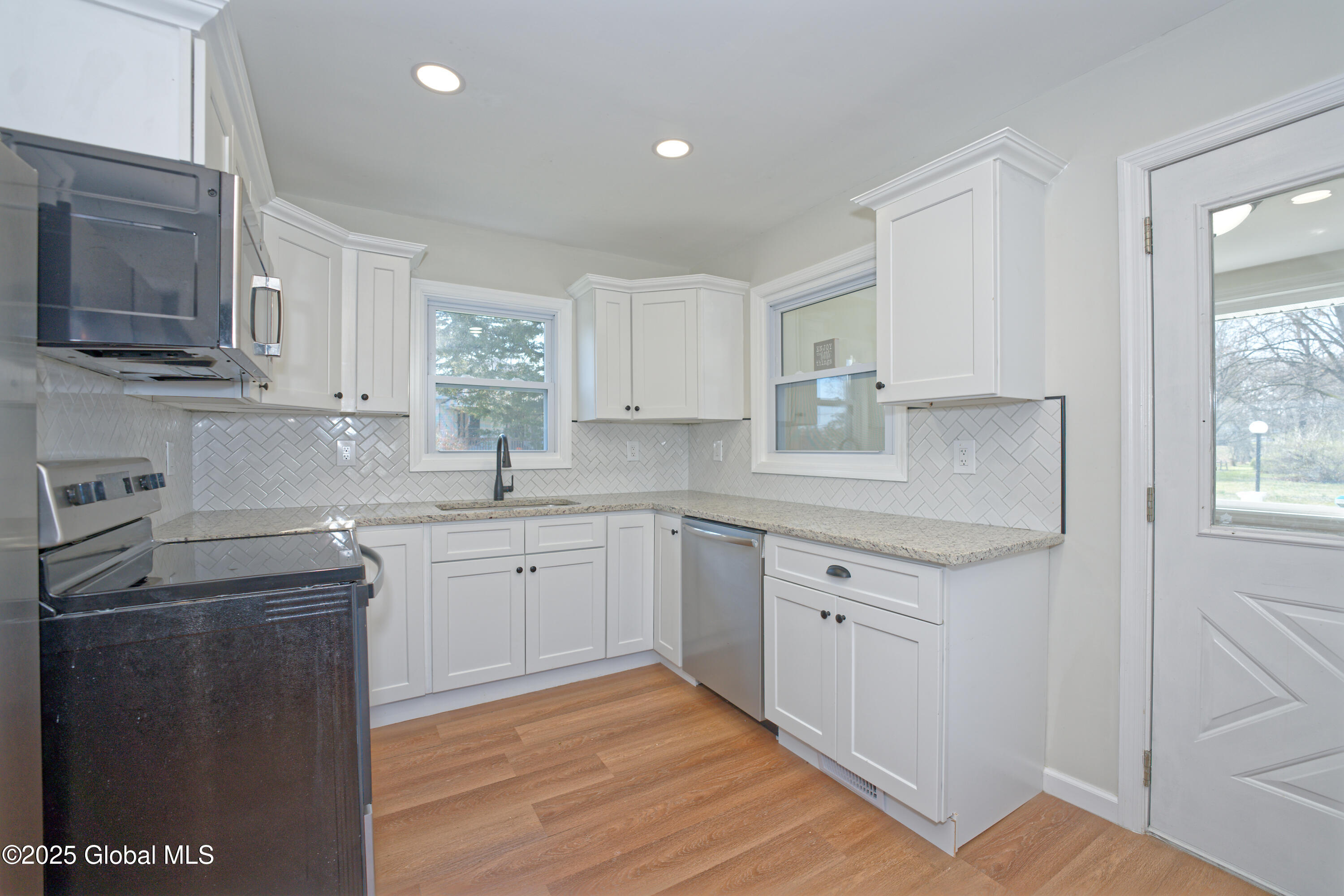 12 Willowbrook Avenue, Selkirk, New York image 11