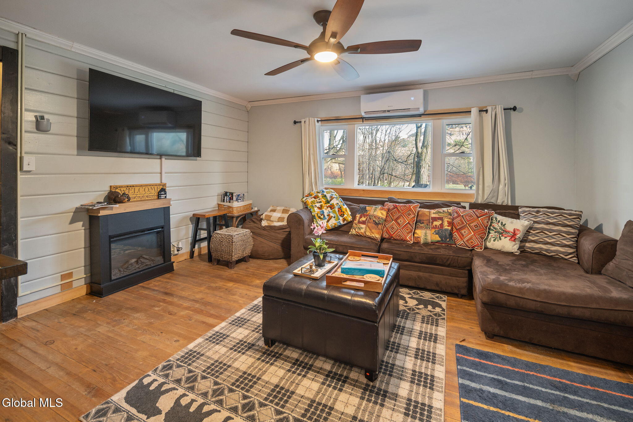 Ashland, New York 12407, United States, 4 Bedrooms Bedrooms, ,3 BathroomsBathrooms,Residential,Active,236773