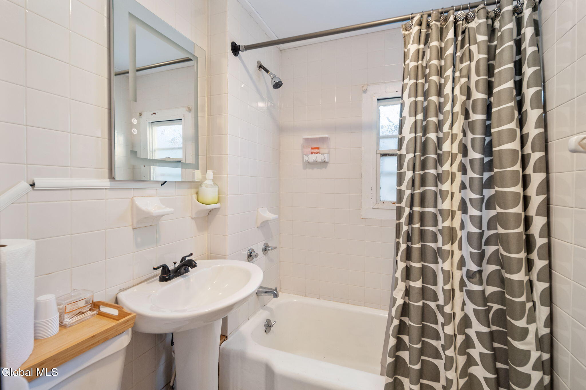 Ashland, New York 12407, United States, 4 Bedrooms Bedrooms, ,3 BathroomsBathrooms,Residential,Active,236773