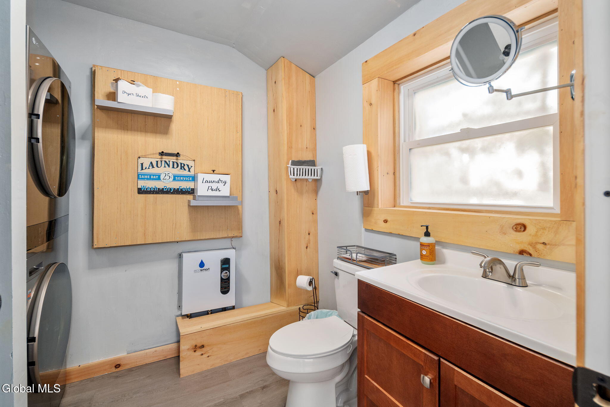 Ashland, New York 12407, United States, 4 Bedrooms Bedrooms, ,3 BathroomsBathrooms,Residential,Active,236773