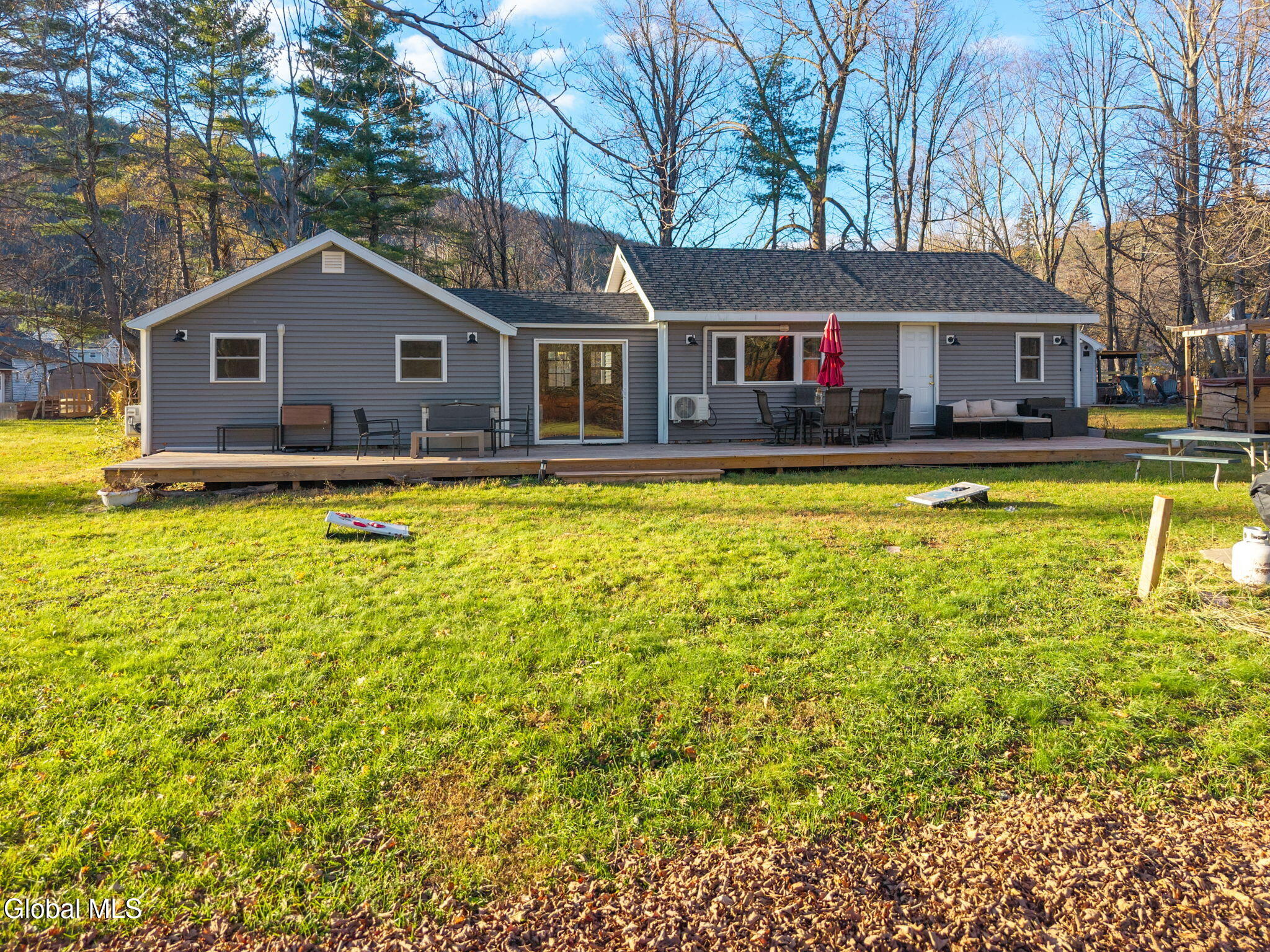 Ashland, New York 12407, United States, 4 Bedrooms Bedrooms, ,3 BathroomsBathrooms,Residential,Active,236773