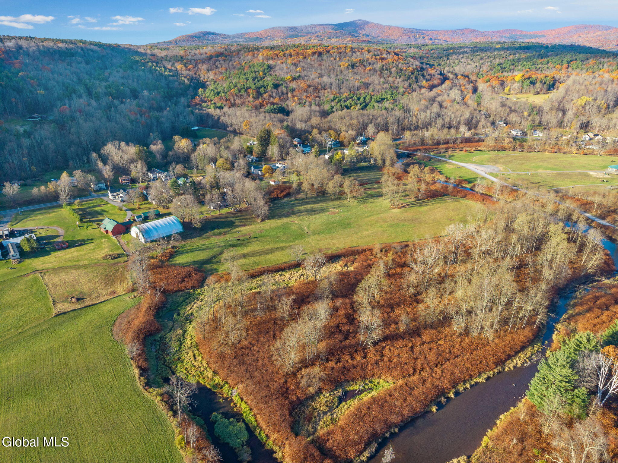 Ashland, New York 12407, United States, 4 Bedrooms Bedrooms, ,3 BathroomsBathrooms,Residential,Active,236773