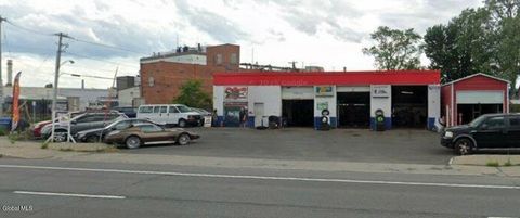 Photo of 320 Columbia Street, Rensselaer, NY 12144 (MLS # 202523948) Photo of 320 Columbia Street, Rensselaer, NY 12144 (MLS # 202523948)