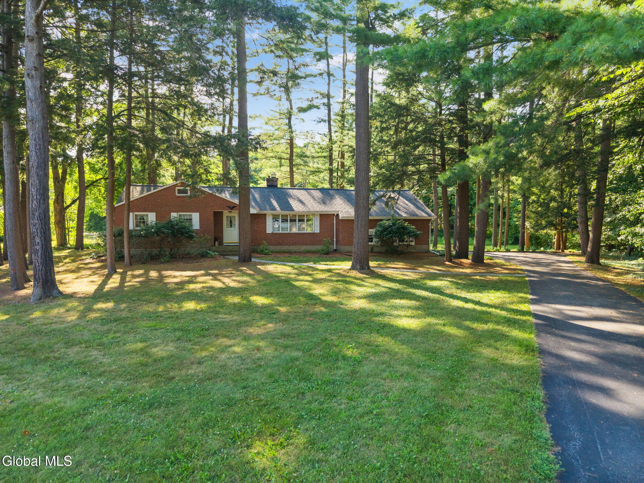 4 Acorn Drive
