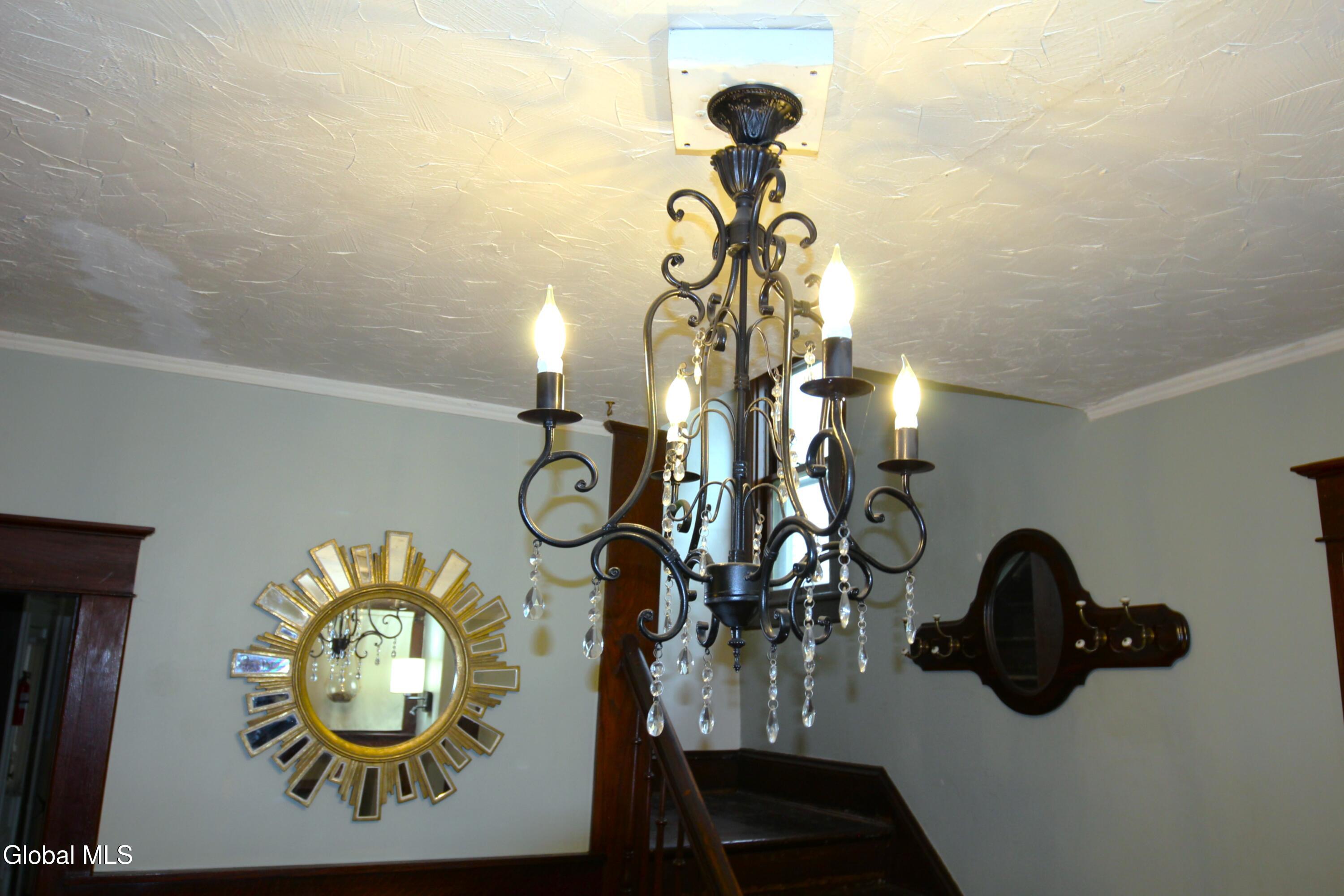 Albany, New York 12208, United States, 5 Bedrooms Bedrooms, ,2 BathroomsBathrooms,Residential,Pending,250103