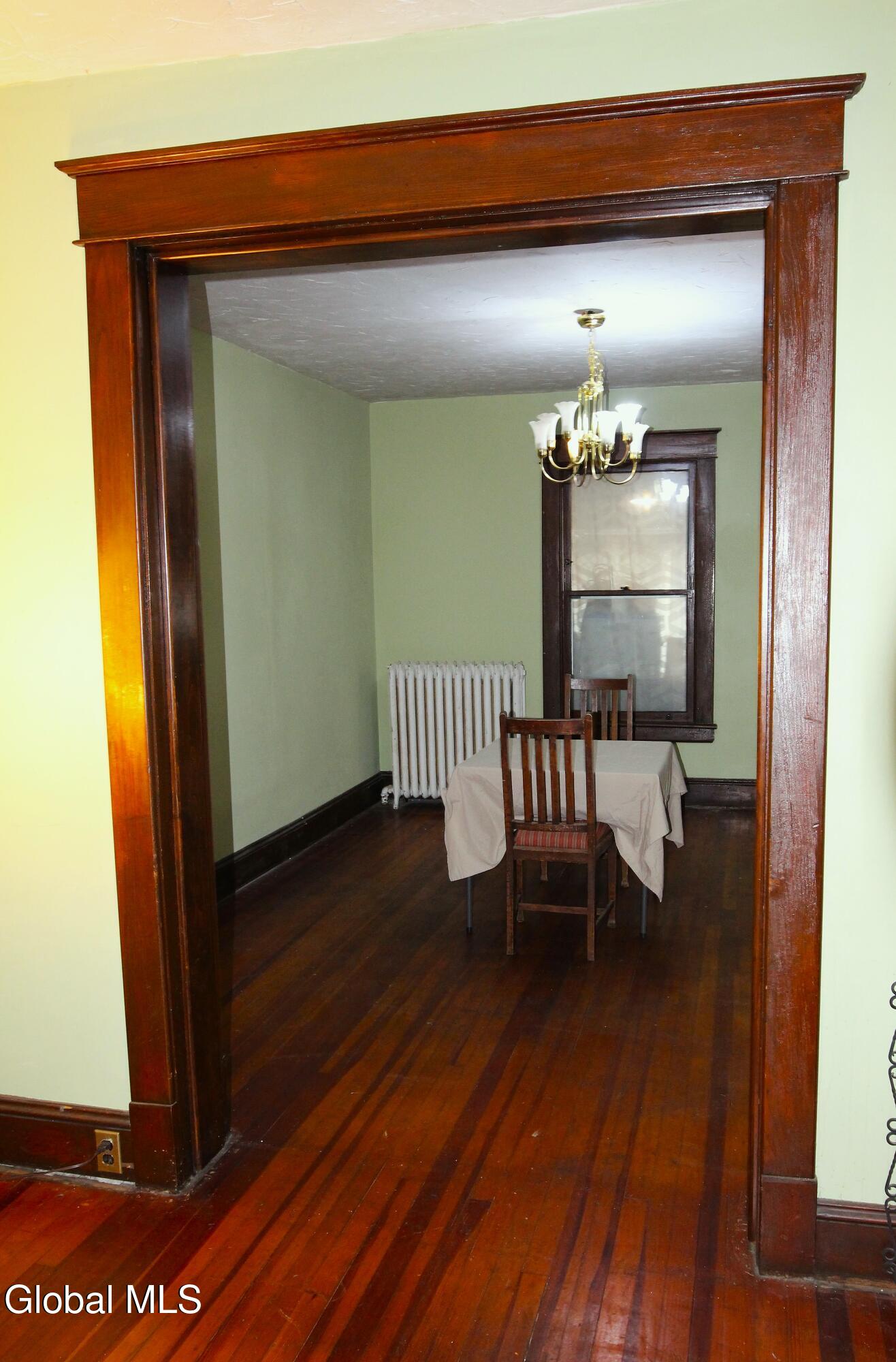 Albany, New York 12208, United States, 5 Bedrooms Bedrooms, ,2 BathroomsBathrooms,Residential,Pending,250103