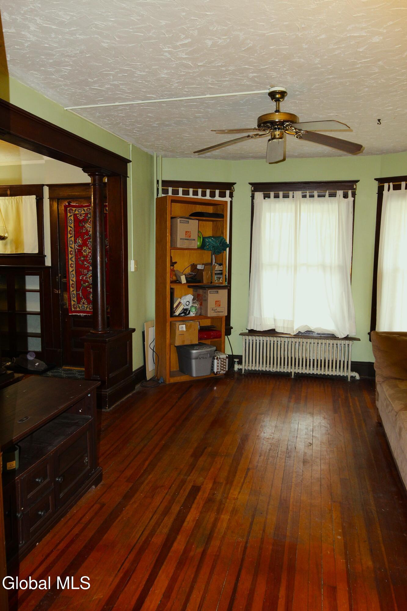 Albany, New York 12208, United States, 5 Bedrooms Bedrooms, ,2 BathroomsBathrooms,Residential,Pending,250103