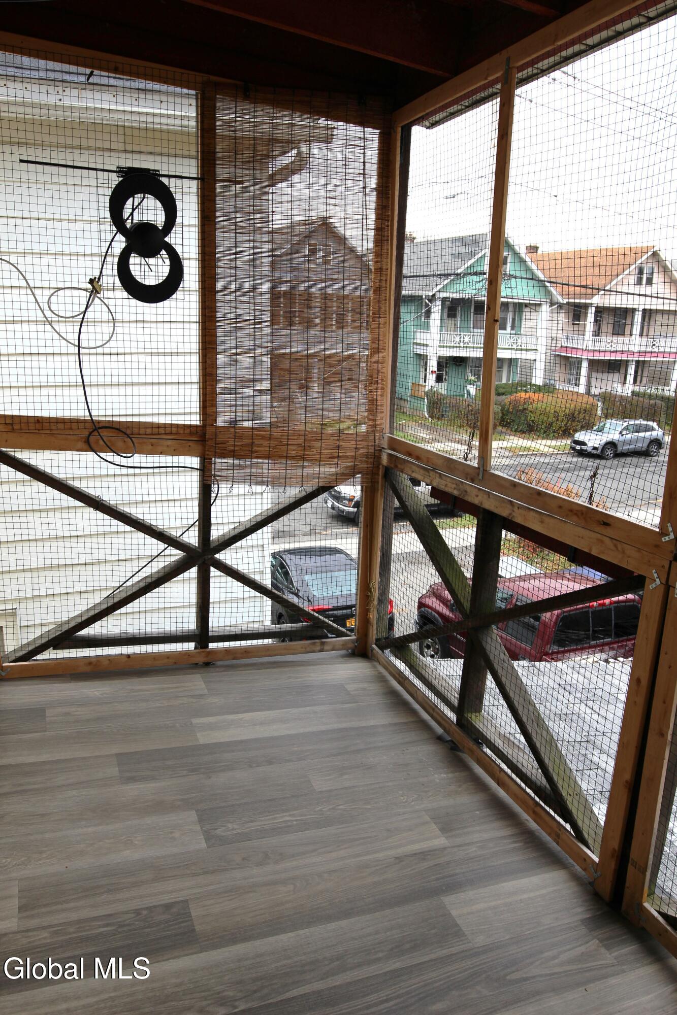 Albany, New York 12208, United States, 5 Bedrooms Bedrooms, ,2 BathroomsBathrooms,Residential,Pending,250103