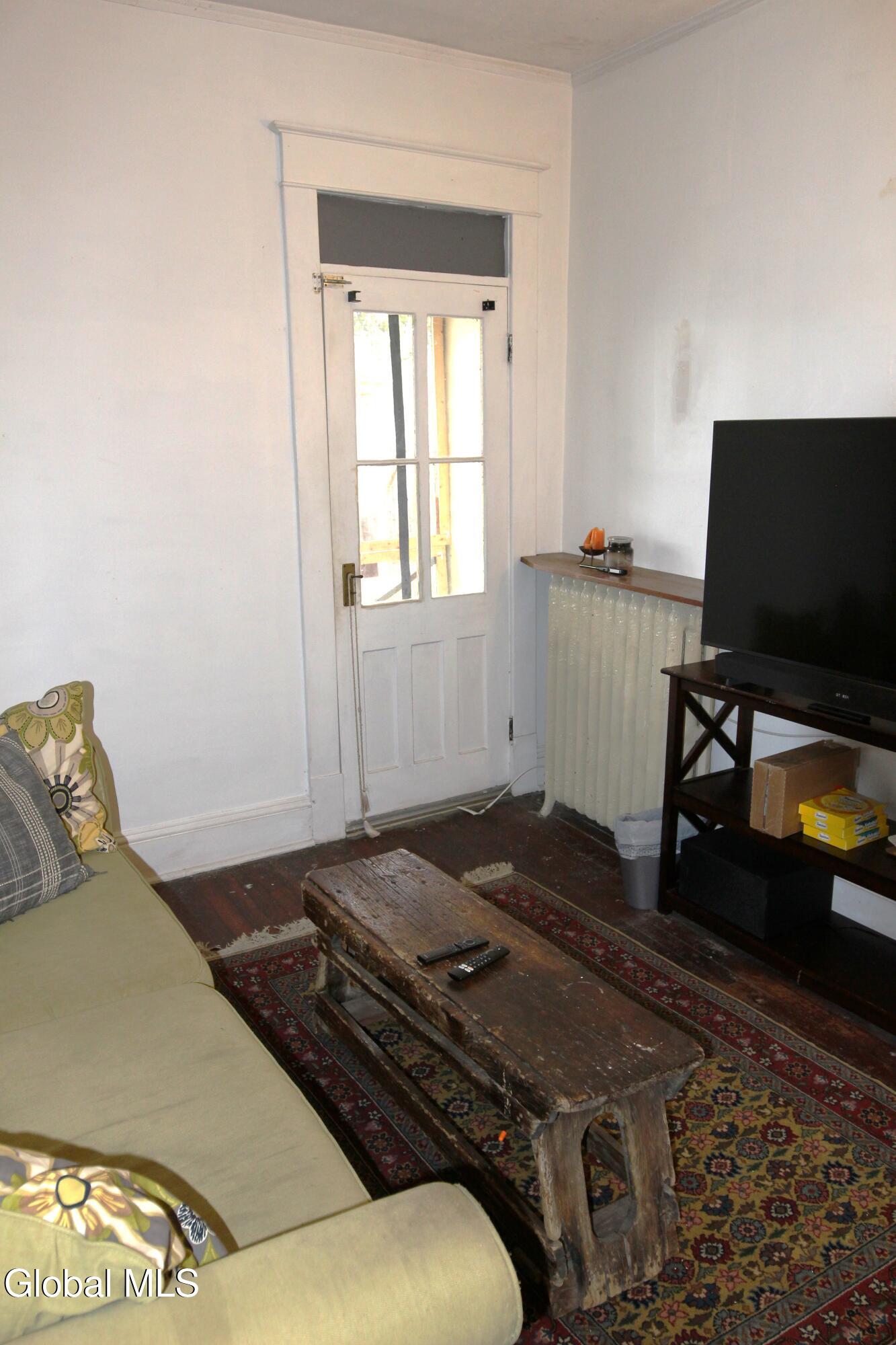 Albany, New York 12208, United States, 5 Bedrooms Bedrooms, ,2 BathroomsBathrooms,Residential,Pending,250103