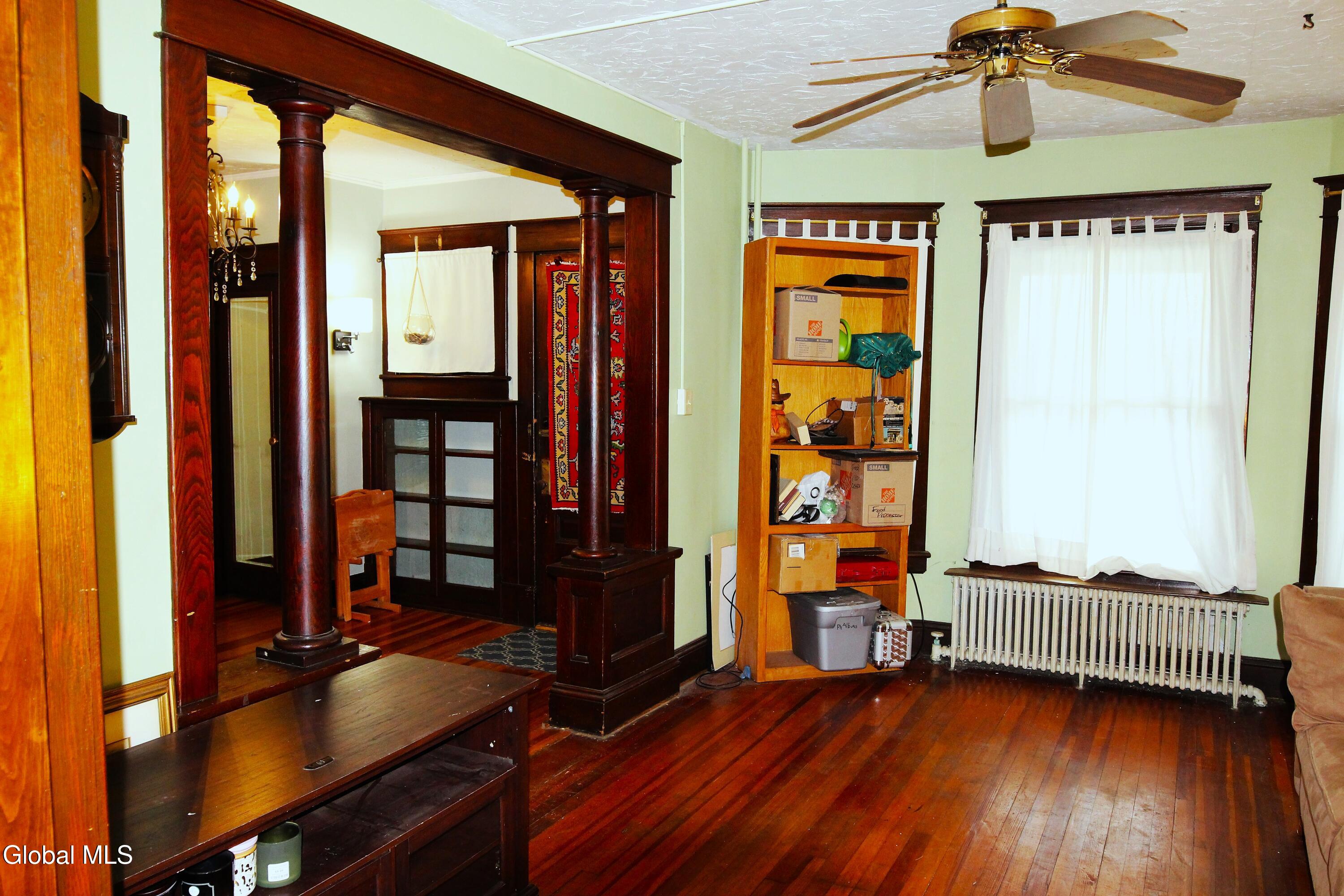 Albany, New York 12208, United States, 5 Bedrooms Bedrooms, ,2 BathroomsBathrooms,Residential,Pending,250103