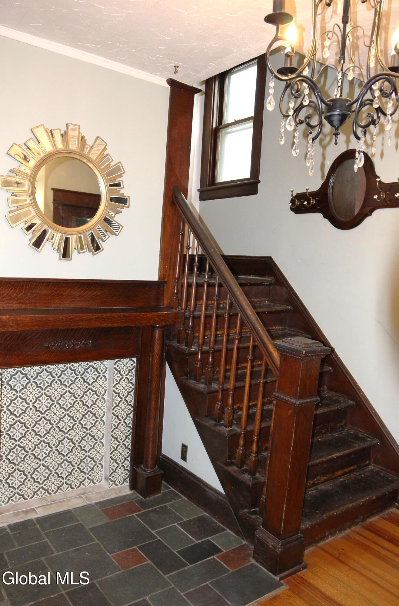 Albany, New York 12208, United States, 5 Bedrooms Bedrooms, ,2 BathroomsBathrooms,Residential,Pending,250103