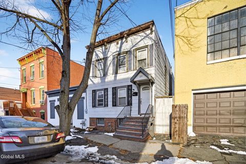 Homes For Sale - 29 Bradford Street<br/> Albany, NY 12206