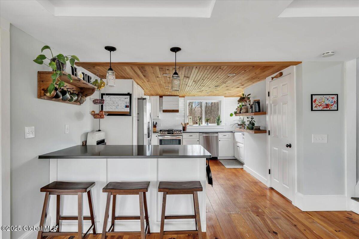 987 Western Road, Castleton On Hudson, New York image 3