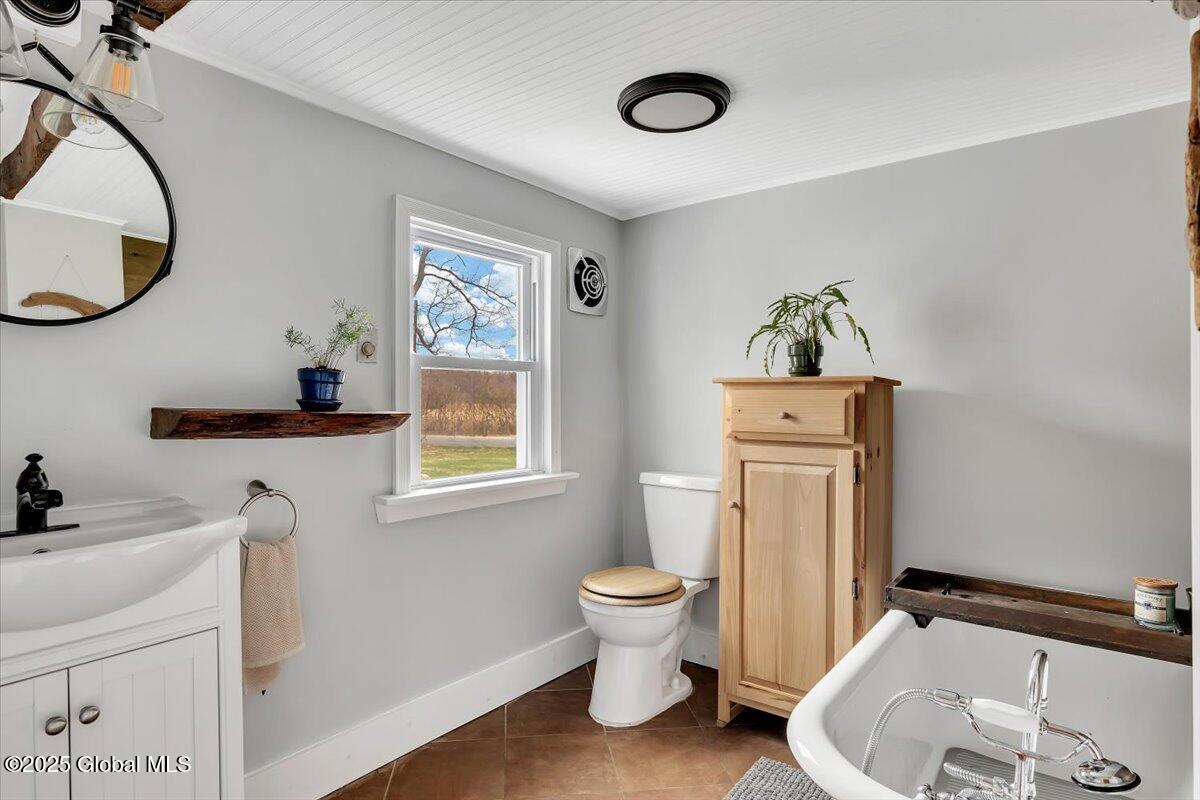 987 Western Road, Castleton On Hudson, New York image 11