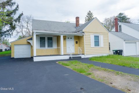 Photo of 1311 Curry Road, Rotterdam, NY 12306 (MLS # 202616780)