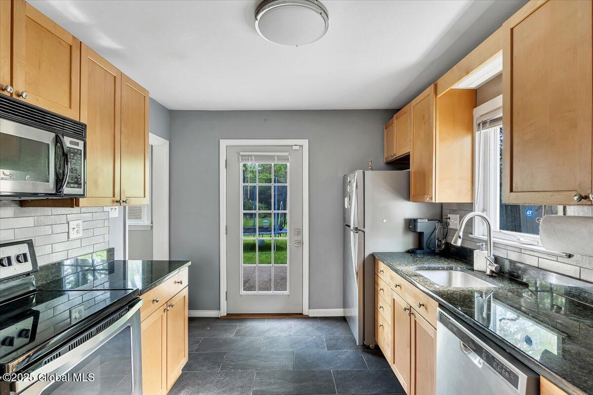 2063 Morrow Avenue, Niskayuna, New York image 12