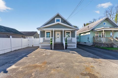 Photo of 2618 Hendricks Street, Schenectady, NY 12306 (MLS # 202615809)