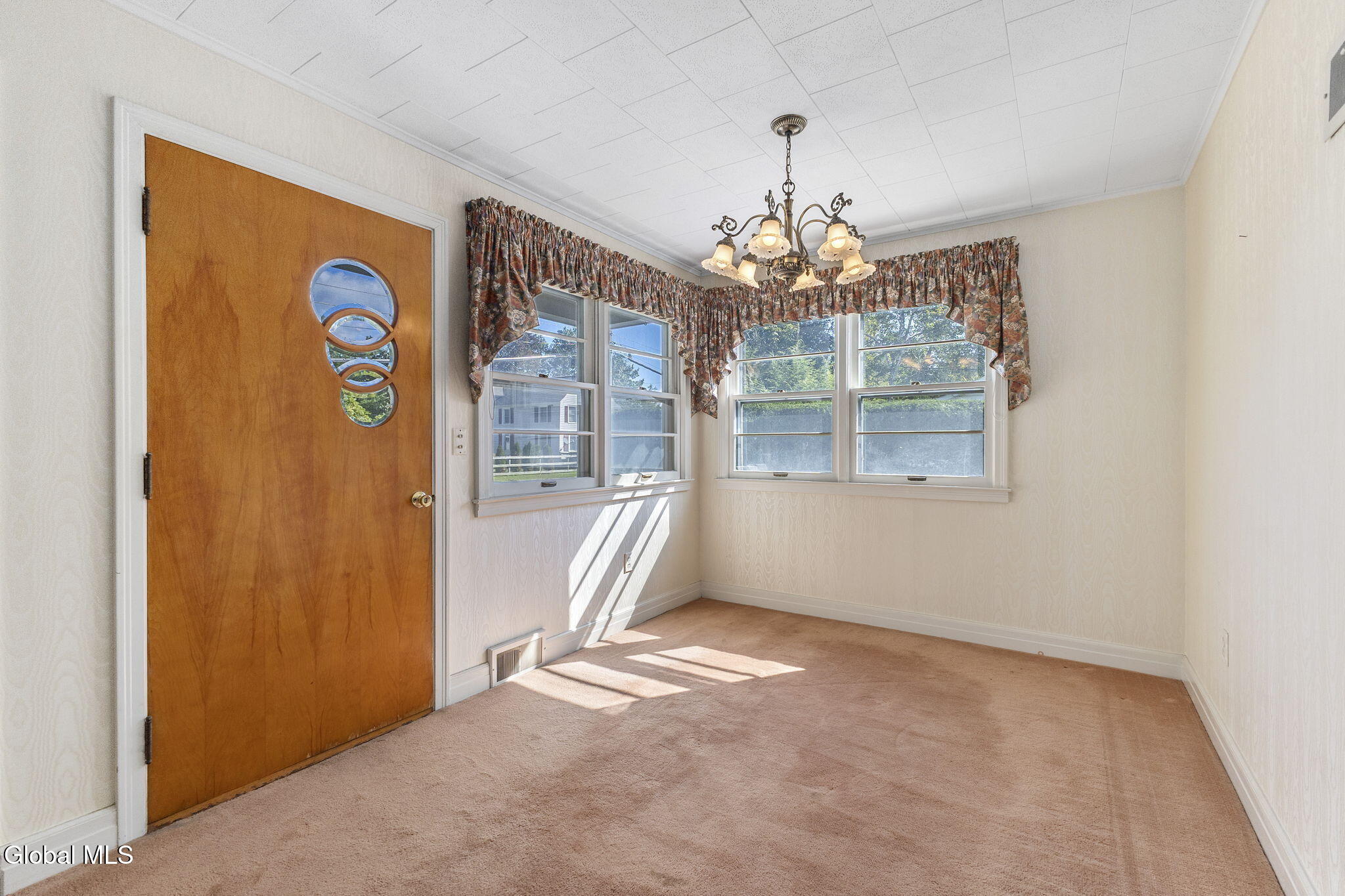 9 Pettis Street