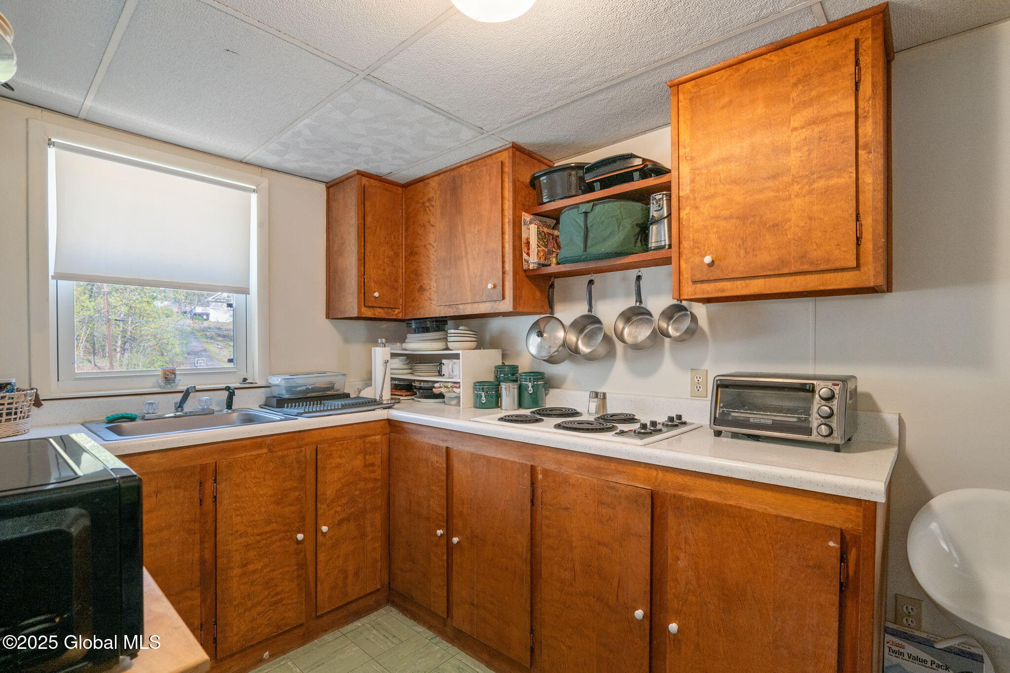 1081 2nd Avenue, Troy, New York image 26