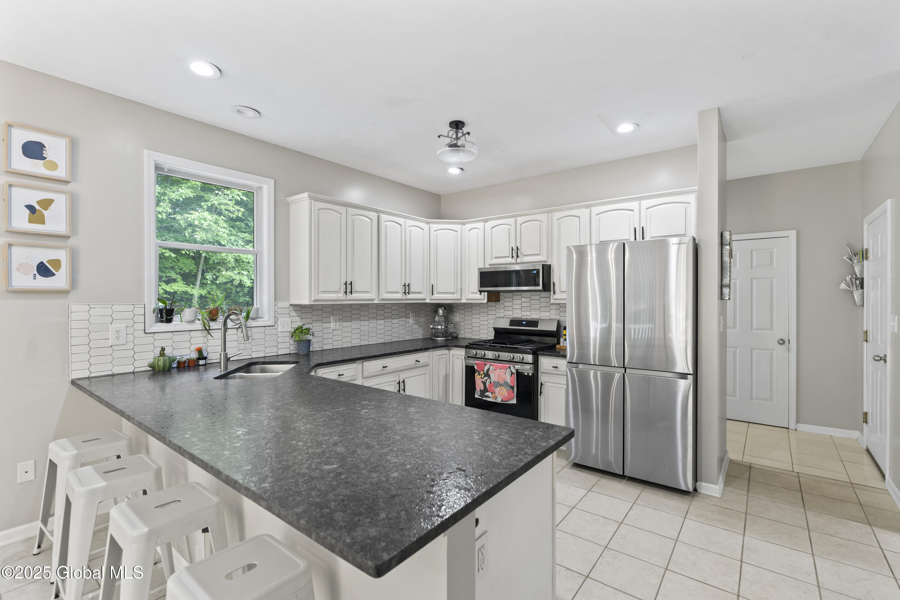 638 Grooms Road, Clifton Park, New York image 16