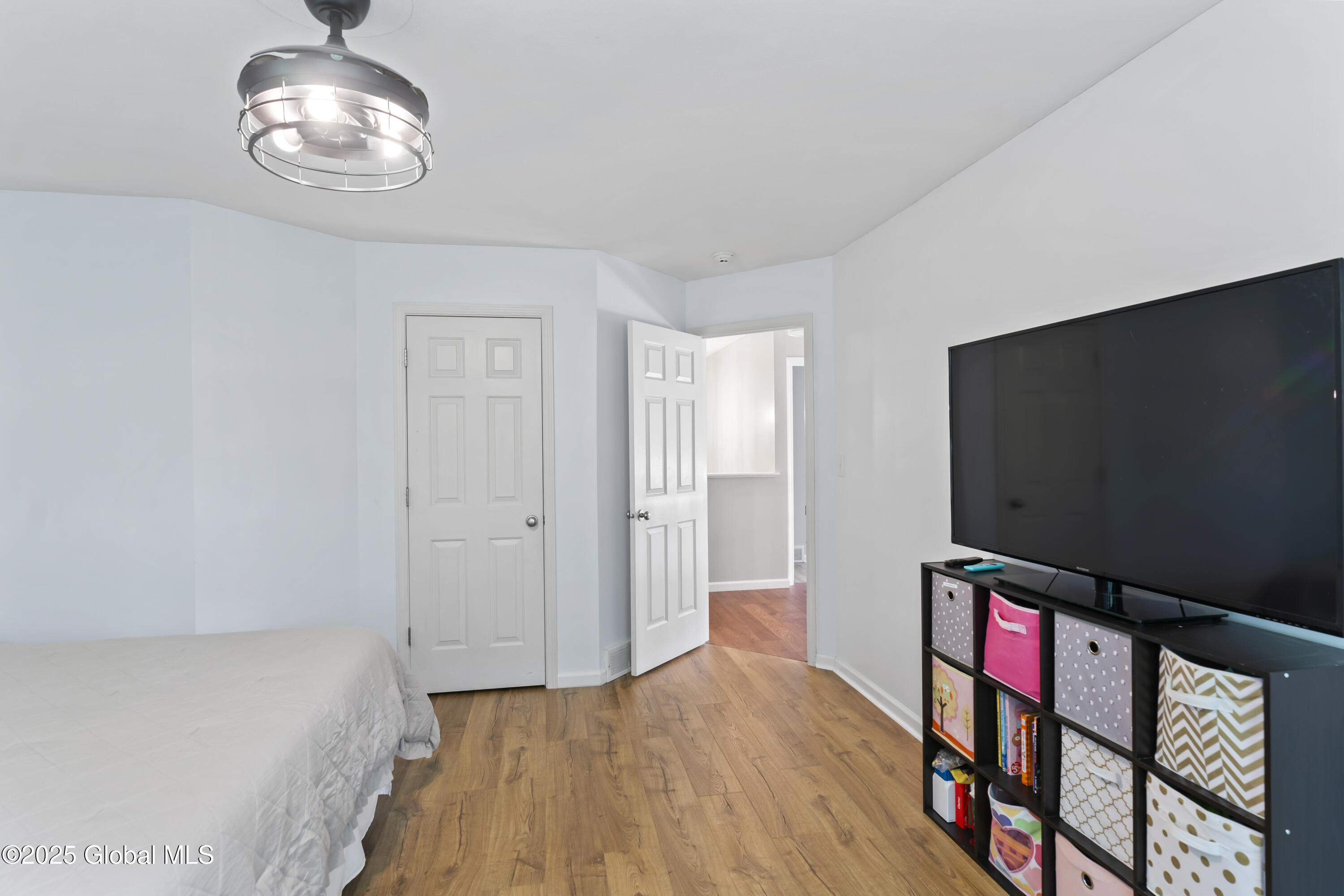 638 Grooms Road, Clifton Park, New York image 27